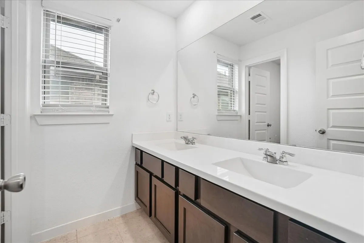 Single Family Residence For Sale in Kaufman County , 3911 Rochelle Lane, Forney, Texas 75126, 4 Bedrooms, 3 Bathrooms, 2 Garage spaces, 2,360 Sqft, built in 2020, Price $350,000, mls#21277680, Real Estate Agent in Forney, Homes For Sale in Kaufman county, Homes For Sale in Forney, Realtor in Forney Texas, Real Estate Brokerage Independent Realty Texas, Luminita Cordes Realtor