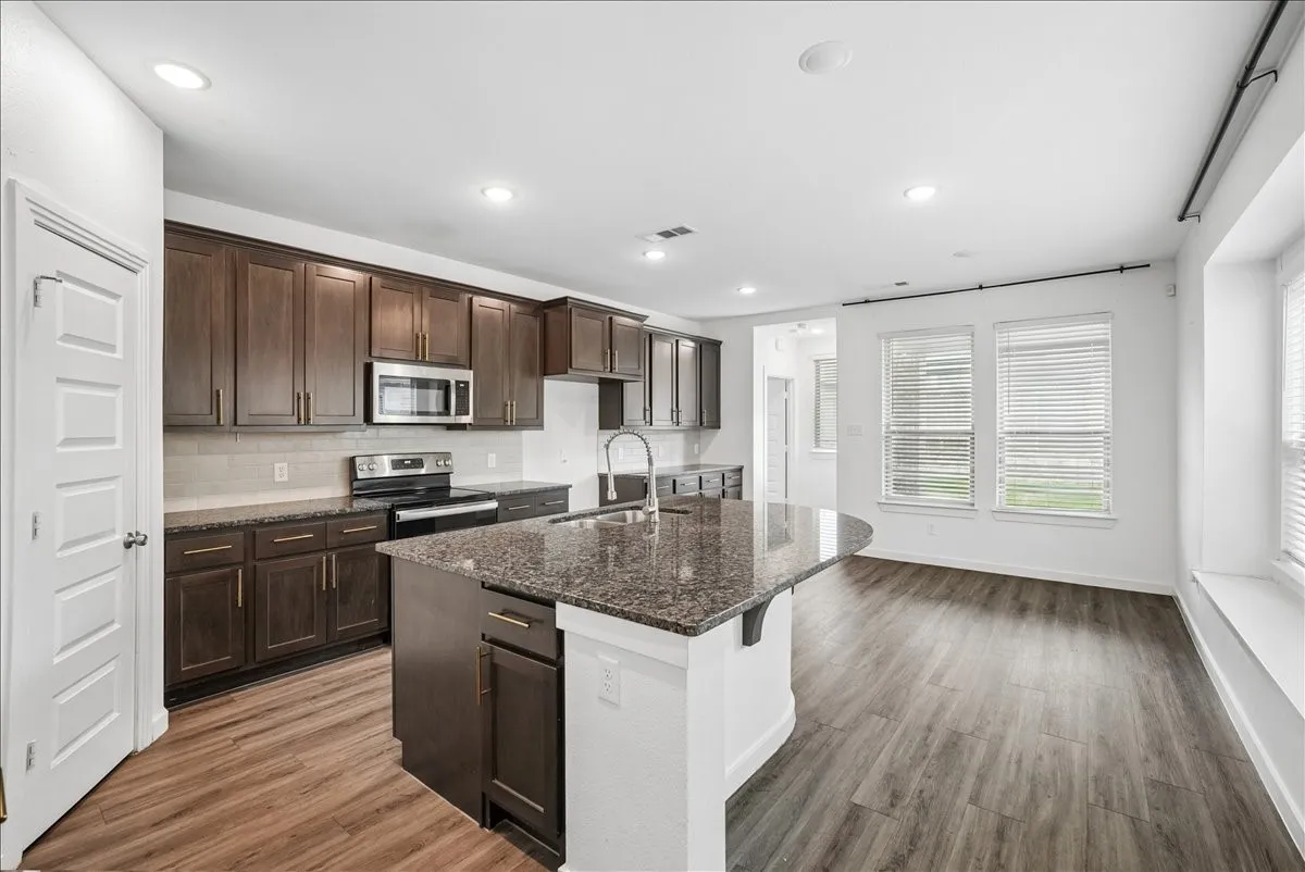 Single Family Residence For Sale in Kaufman County , 3911 Rochelle Lane, Forney, Texas 75126, 4 Bedrooms, 3 Bathrooms, 2 Garage spaces, 2,360 Sqft, built in 2020, Price $350,000, mls#21277680, Real Estate Agent in Forney, Homes For Sale in Kaufman county, Homes For Sale in Forney, Realtor in Forney Texas, Real Estate Brokerage Independent Realty Texas, Luminita Cordes Realtor