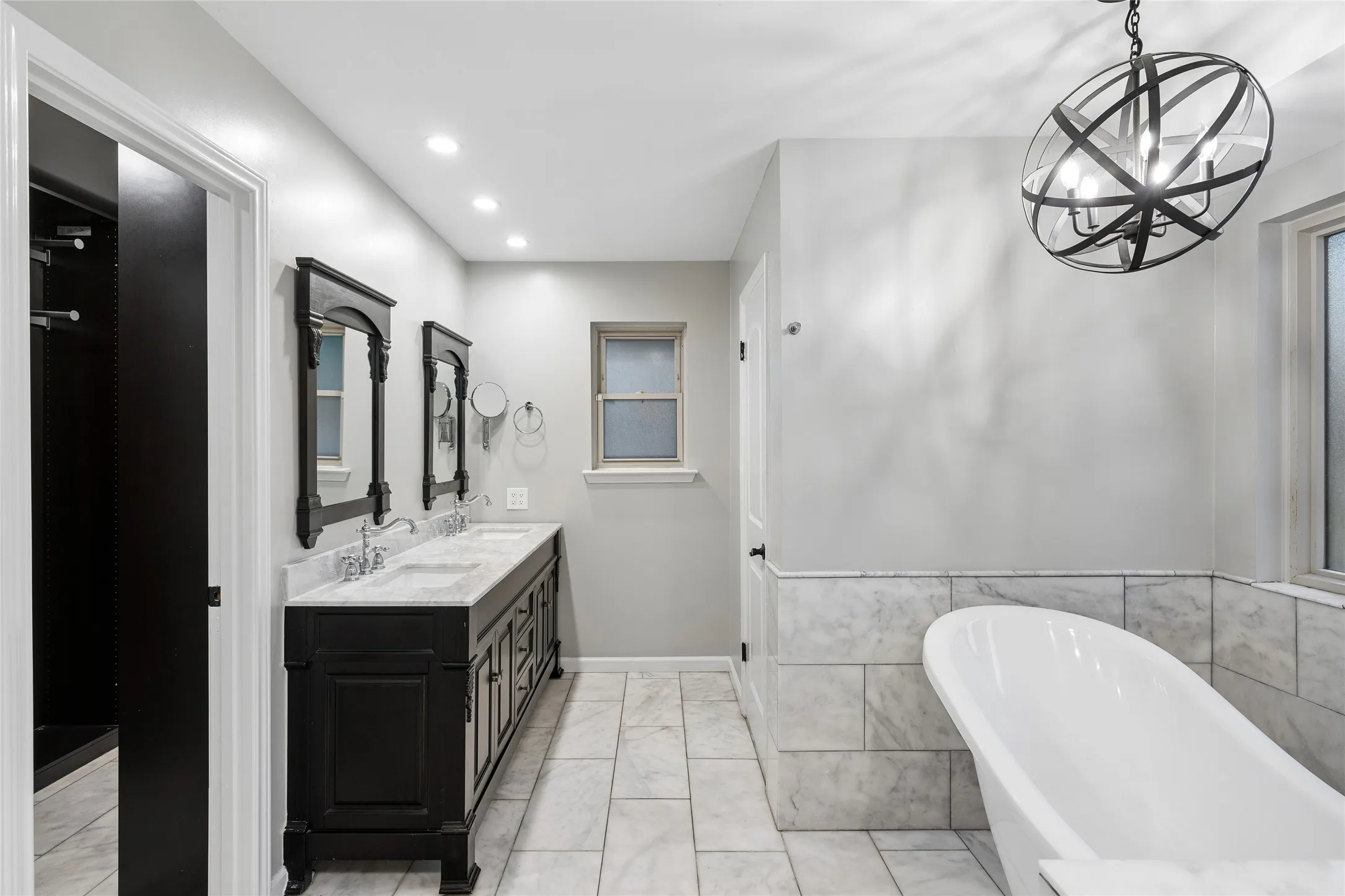Stunning primary bathroom with stand