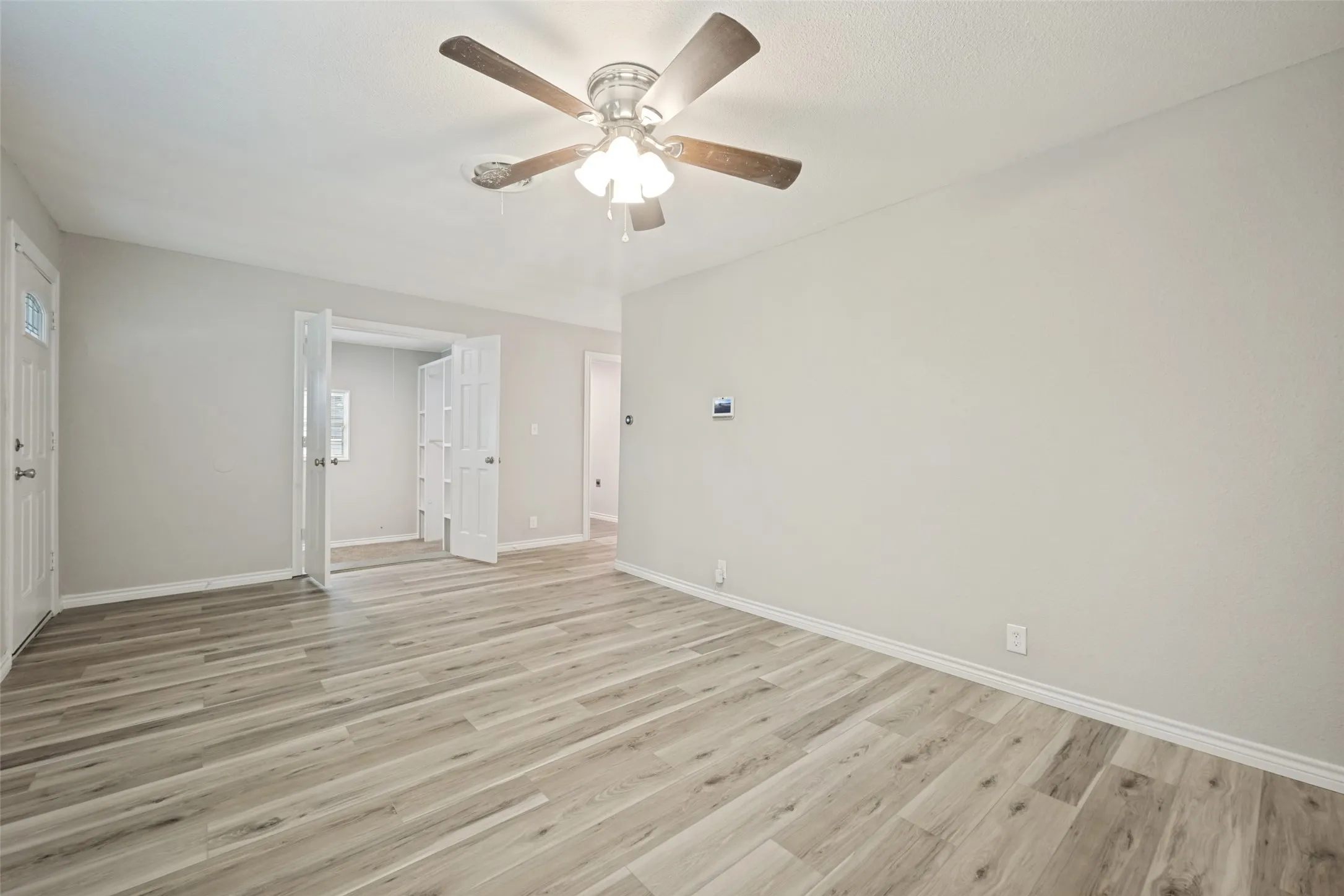 Single Family Residence For Sale in Montague County , 717 Small Street, Bowie, Texas 76230, 3 Bedroom, 1 Bathroom, Garage spaces, 990 Sqft, built in 1955, mls#21274490, Real Estate Agent in Bowie, Homes For Sale in Montague county, Homes For Sale in Bowie, Realtor in Bowie Texas, Real Estate Brokerage Independent Realty Texas, Luminita Cordes Realtor