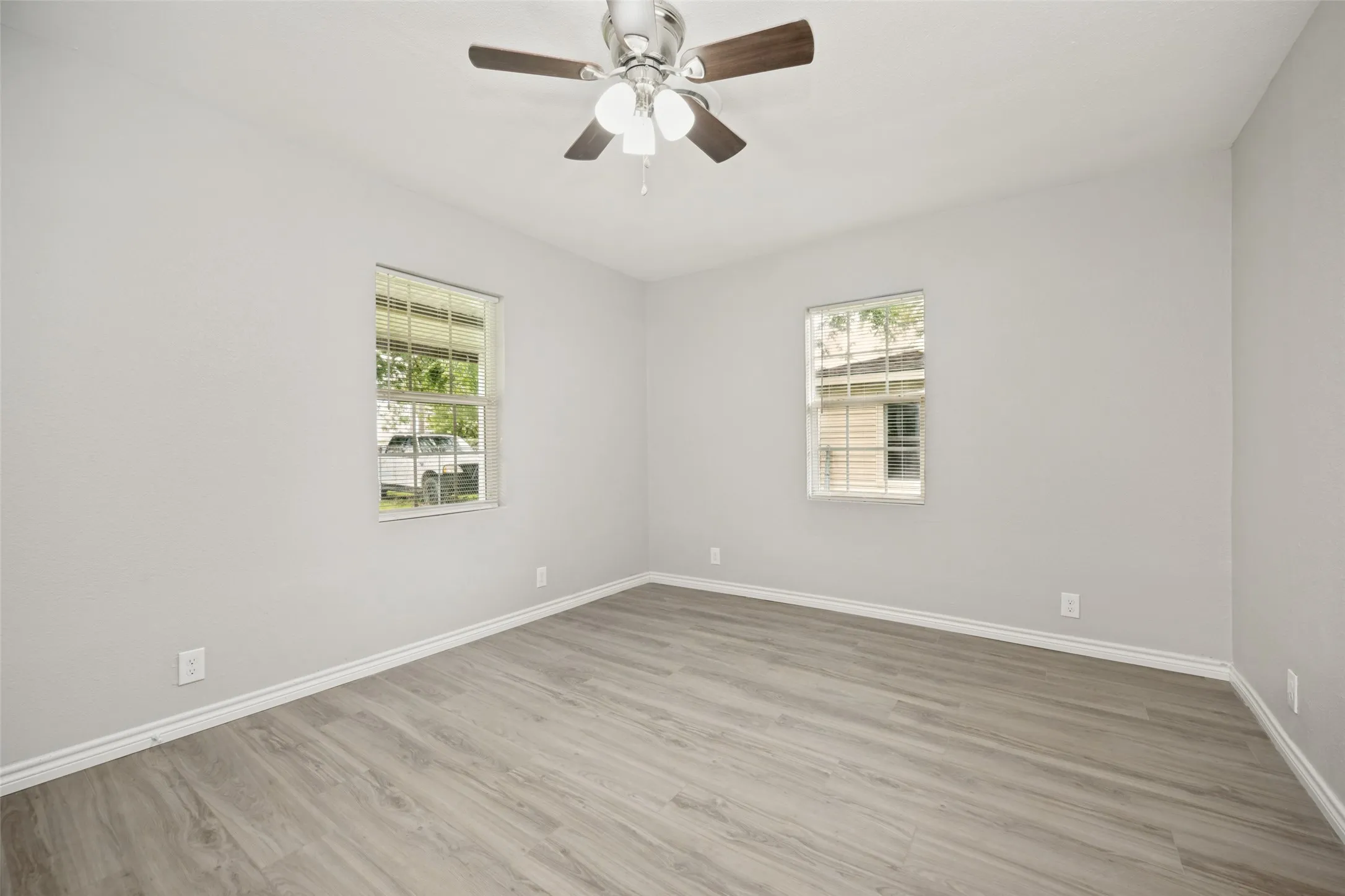 Single Family Residence For Sale in Montague County , 717 Small Street, Bowie, Texas 76230, 3 Bedroom, 1 Bathroom, Garage spaces, 990 Sqft, built in 1955, mls#21274490, Real Estate Agent in Bowie, Homes For Sale in Montague county, Homes For Sale in Bowie, Realtor in Bowie Texas, Real Estate Brokerage Independent Realty Texas, Luminita Cordes Realtor