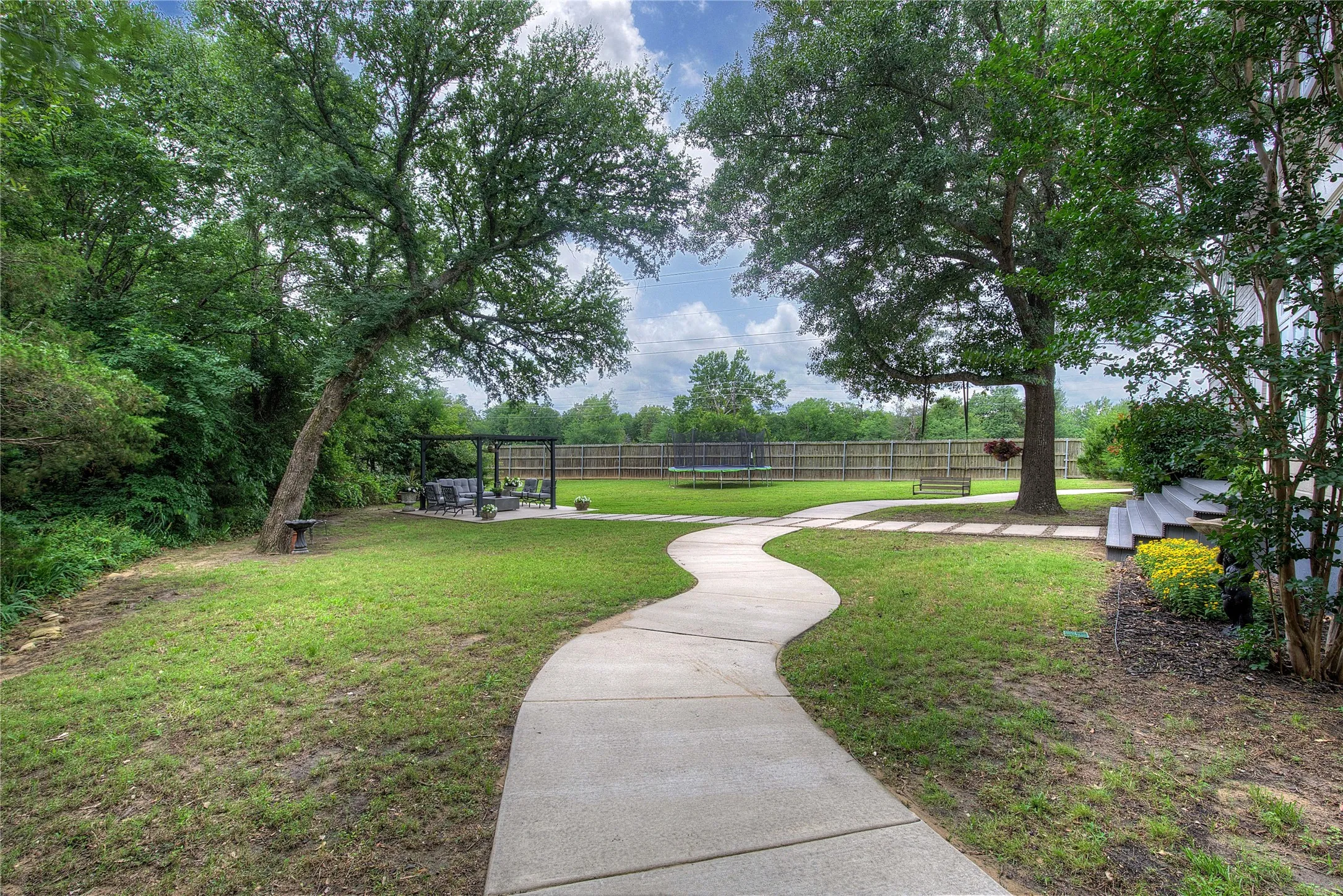 Single Family Residence For Sale in Hopkins County , 2 Jennifer Lane, Sulphur Springs, Texas 75482, 4 Bedroom, 4 Bathroom, 3 Garage spaces, 3,972 Sqft, built in 1997, mls#21275734, Real Estate Agent in Sulphur Springs, Homes For Sale in Hopkins county, Homes For Sale in Sulphur Springs, Realtor in Sulphur Springs Texas, Real Estate Brokerage Independent Realty Texas, Luminita Cordes Realtor