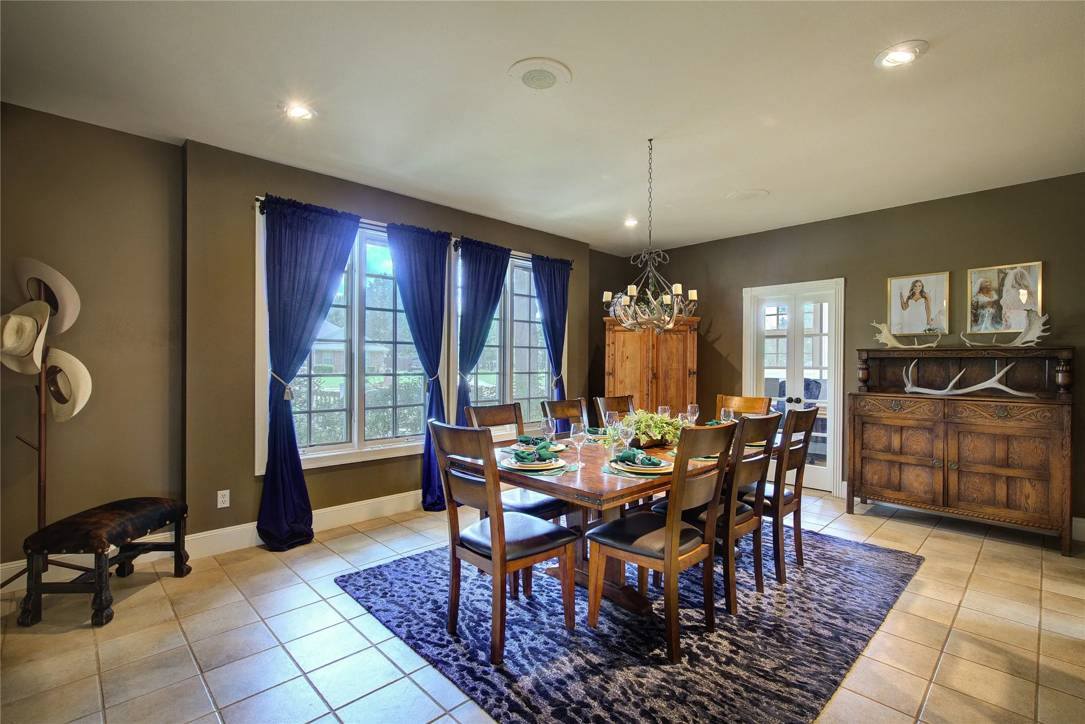 Single Family Residence For Sale in Hopkins County , 2 Jennifer Lane, Sulphur Springs, Texas 75482, 4 Bedroom, 4 Bathroom, 3 Garage spaces, 3,972 Sqft, built in 1997, mls#21275734, Real Estate Agent in Sulphur Springs, Homes For Sale in Hopkins county, Homes For Sale in Sulphur Springs, Realtor in Sulphur Springs Texas, Real Estate Brokerage Independent Realty Texas, Luminita Cordes Realtor