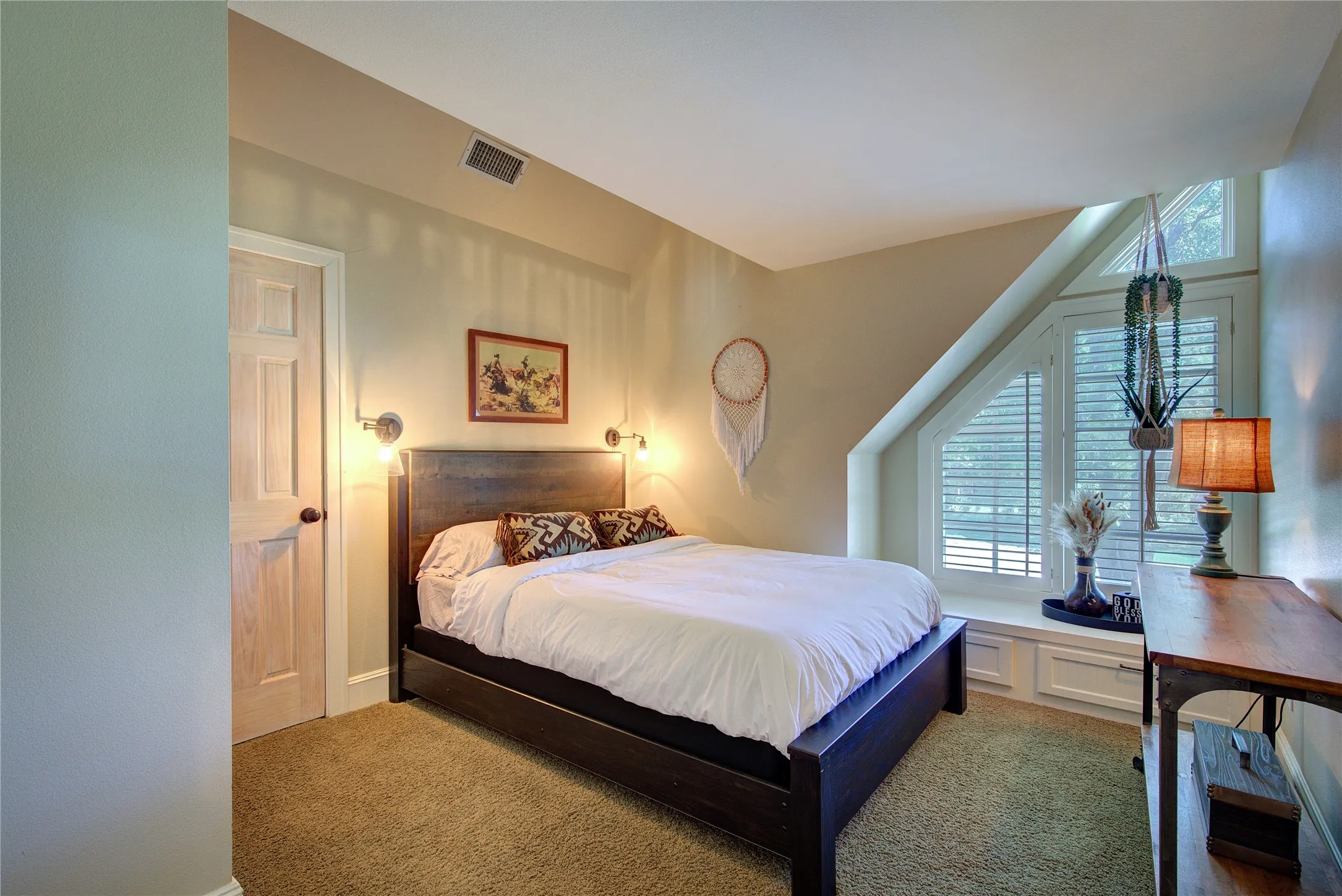 Single Family Residence For Sale in Hopkins County , 2 Jennifer Lane, Sulphur Springs, Texas 75482, 4 Bedroom, 4 Bathroom, 3 Garage spaces, 3,972 Sqft, built in 1997, mls#21275734, Real Estate Agent in Sulphur Springs, Homes For Sale in Hopkins county, Homes For Sale in Sulphur Springs, Realtor in Sulphur Springs Texas, Real Estate Brokerage Independent Realty Texas, Luminita Cordes Realtor