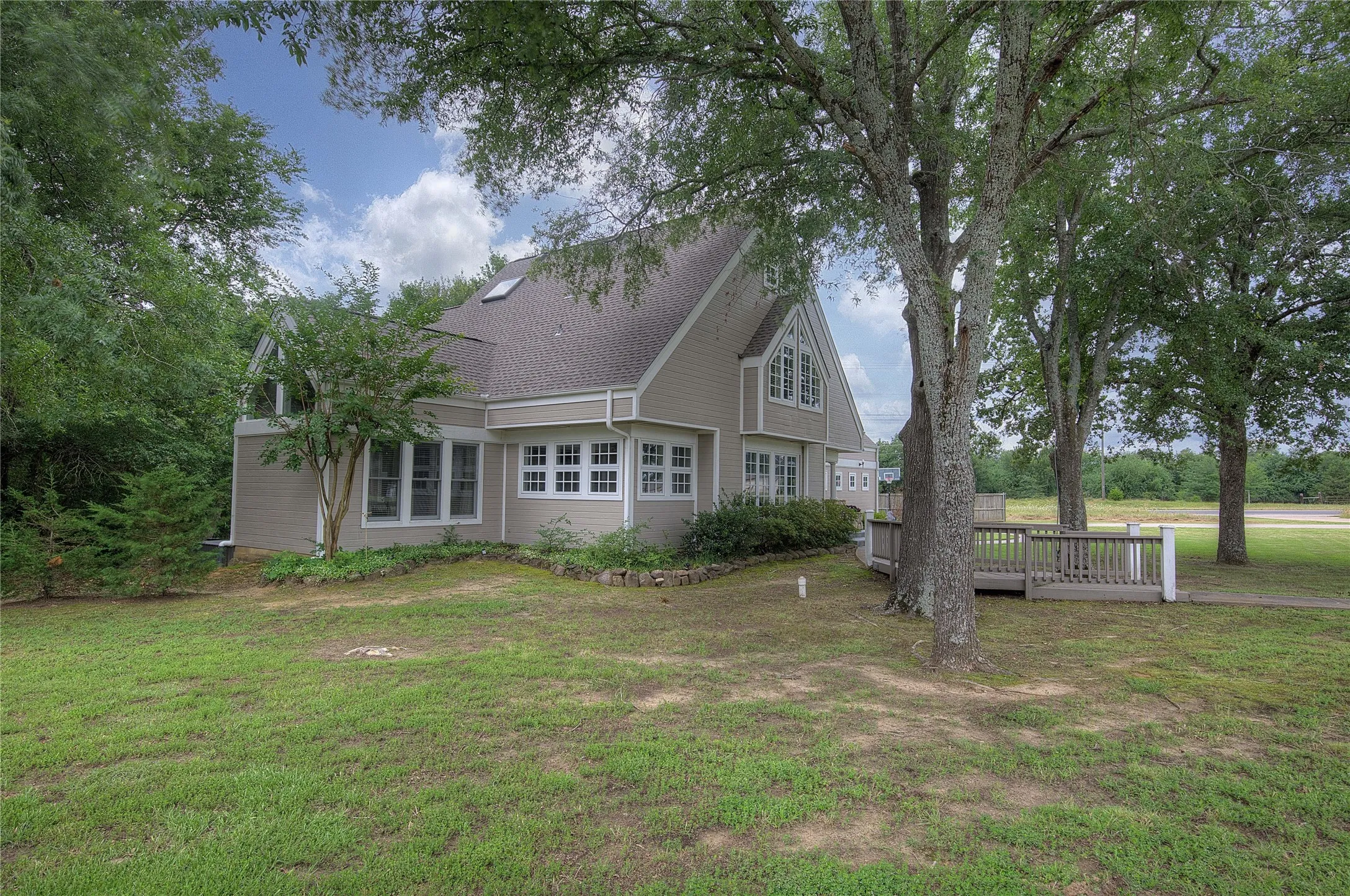 Single Family Residence For Sale in Hopkins County , 2 Jennifer Lane, Sulphur Springs, Texas 75482, 4 Bedroom, 4 Bathroom, 3 Garage spaces, 3,972 Sqft, built in 1997, mls#21275734, Real Estate Agent in Sulphur Springs, Homes For Sale in Hopkins county, Homes For Sale in Sulphur Springs, Realtor in Sulphur Springs Texas, Real Estate Brokerage Independent Realty Texas, Luminita Cordes Realtor