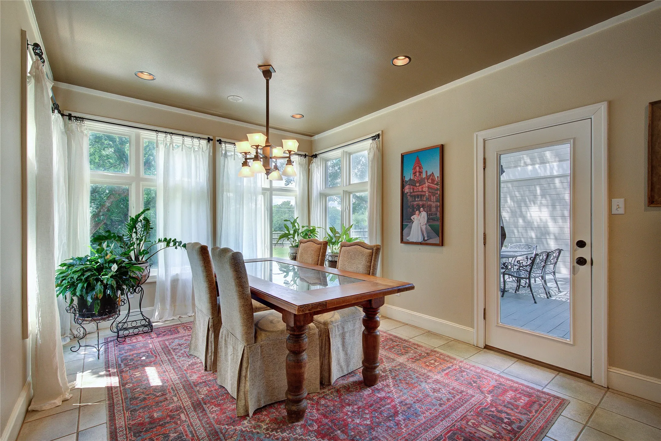 Single Family Residence For Sale in Hopkins County , 2 Jennifer Lane, Sulphur Springs, Texas 75482, 4 Bedroom, 4 Bathroom, 3 Garage spaces, 3,972 Sqft, built in 1997, mls#21275734, Real Estate Agent in Sulphur Springs, Homes For Sale in Hopkins county, Homes For Sale in Sulphur Springs, Realtor in Sulphur Springs Texas, Real Estate Brokerage Independent Realty Texas, Luminita Cordes Realtor