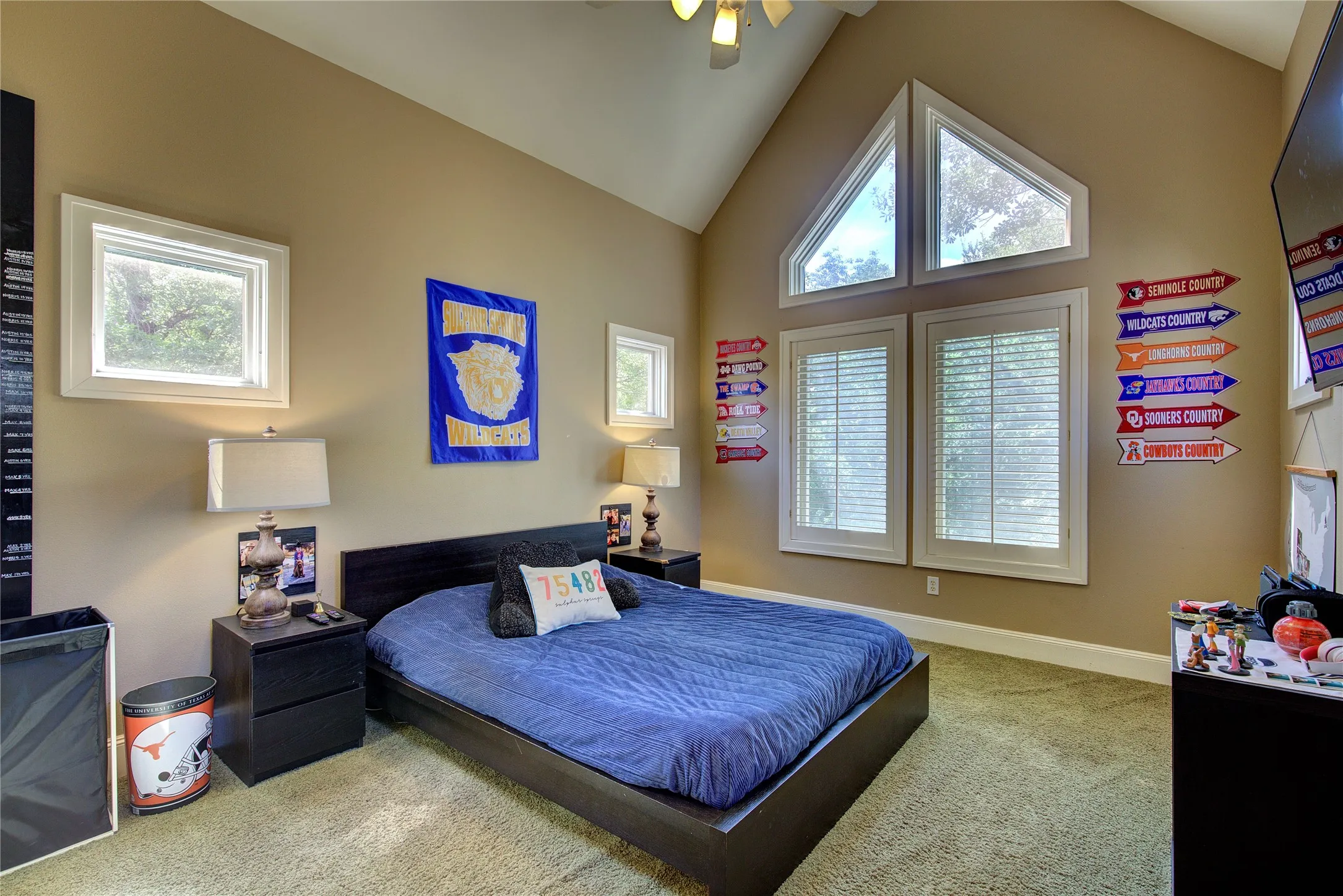 Single Family Residence For Sale in Hopkins County , 2 Jennifer Lane, Sulphur Springs, Texas 75482, 4 Bedroom, 4 Bathroom, 3 Garage spaces, 3,972 Sqft, built in 1997, mls#21275734, Real Estate Agent in Sulphur Springs, Homes For Sale in Hopkins county, Homes For Sale in Sulphur Springs, Realtor in Sulphur Springs Texas, Real Estate Brokerage Independent Realty Texas, Luminita Cordes Realtor