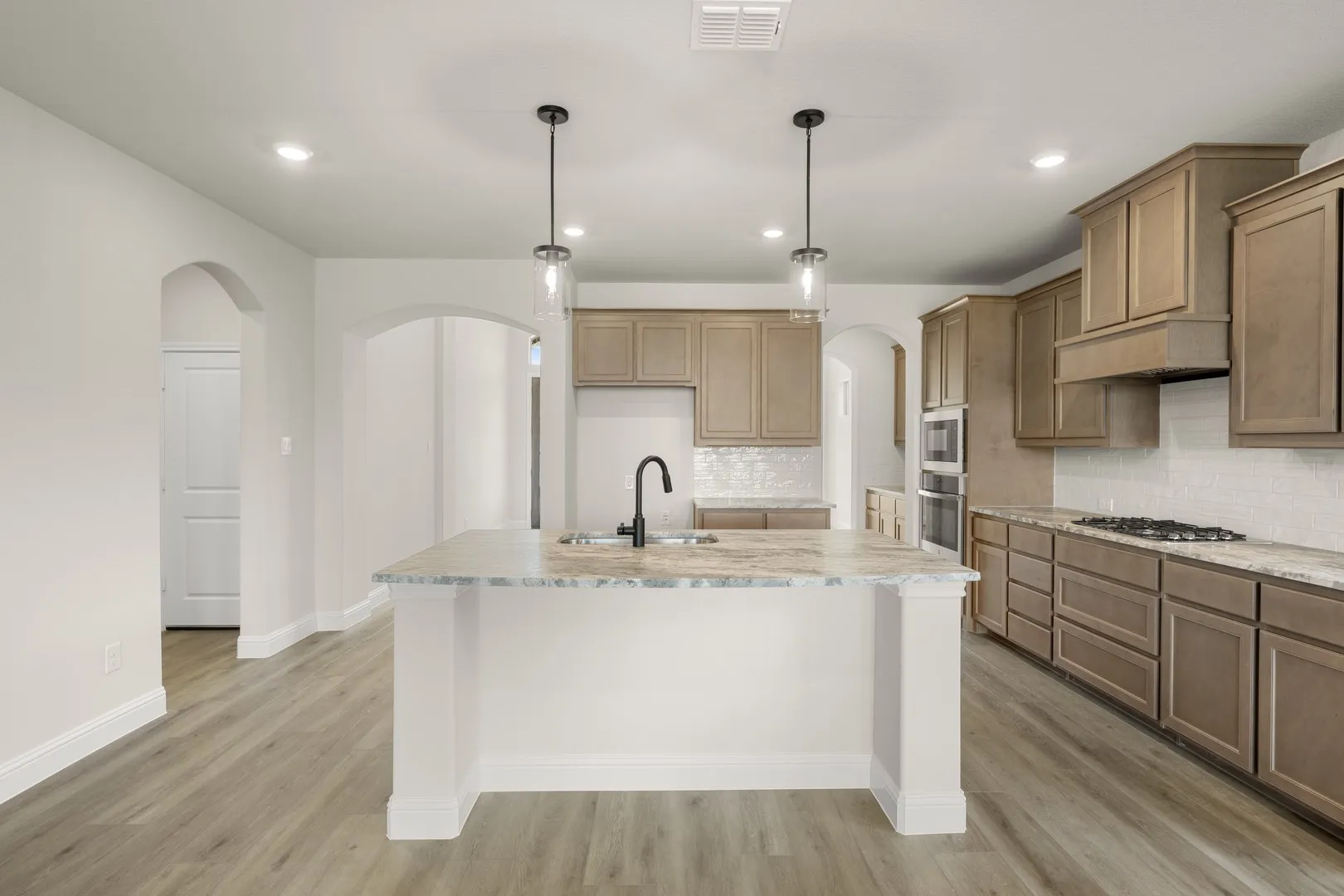 DFW-Silo Mills-Concept 3015-7861 Barley Field Street-Kitchen-Risewell Homes-1