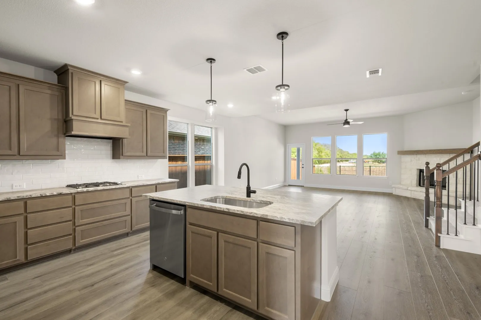 DFW-Silo Mills-Concept 3015-7861 Barley Field Street-Kitchen-Risewell Homes-3