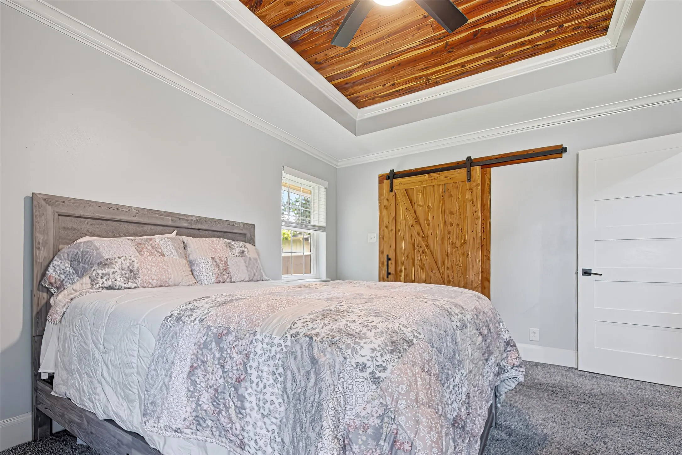 Single Family Residence For Sale in Smith County , 1901 Sterling Drive, Tyler, Texas 75701, 3 Bedroom, 2 Bathroom, 2 Garage spaces, 1,931 Sqft, built in 1965, mls#21276868, Real Estate Agent in Tyler, Homes For Sale in Smith county, Homes For Sale in Tyler, Realtor in Tyler Texas, Real Estate Brokerage Independent Realty Texas, Luminita Cordes Realtor
