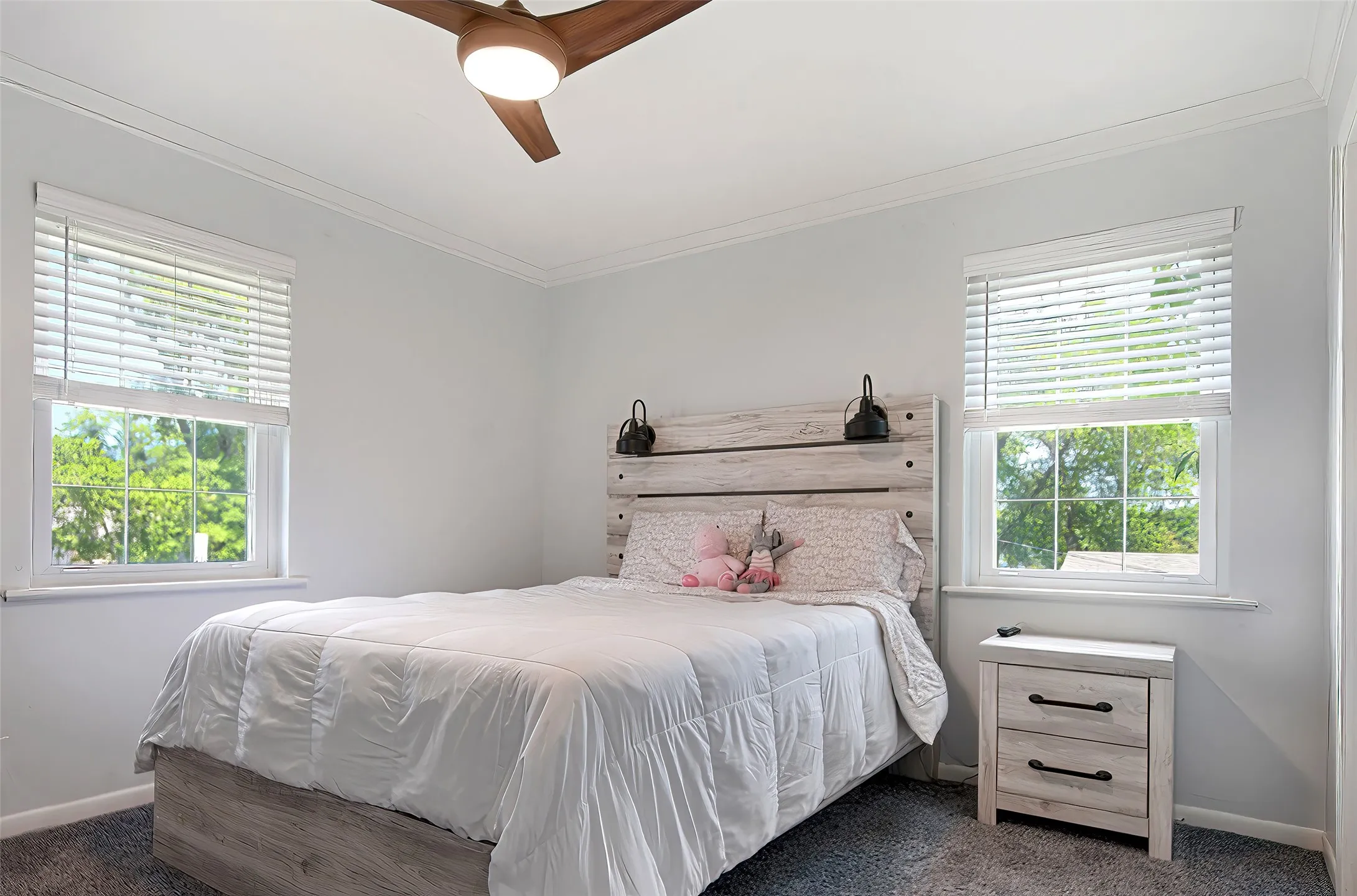 Single Family Residence For Sale in Smith County , 1901 Sterling Drive, Tyler, Texas 75701, 3 Bedroom, 2 Bathroom, 2 Garage spaces, 1,931 Sqft, built in 1965, mls#21276868, Real Estate Agent in Tyler, Homes For Sale in Smith county, Homes For Sale in Tyler, Realtor in Tyler Texas, Real Estate Brokerage Independent Realty Texas, Luminita Cordes Realtor