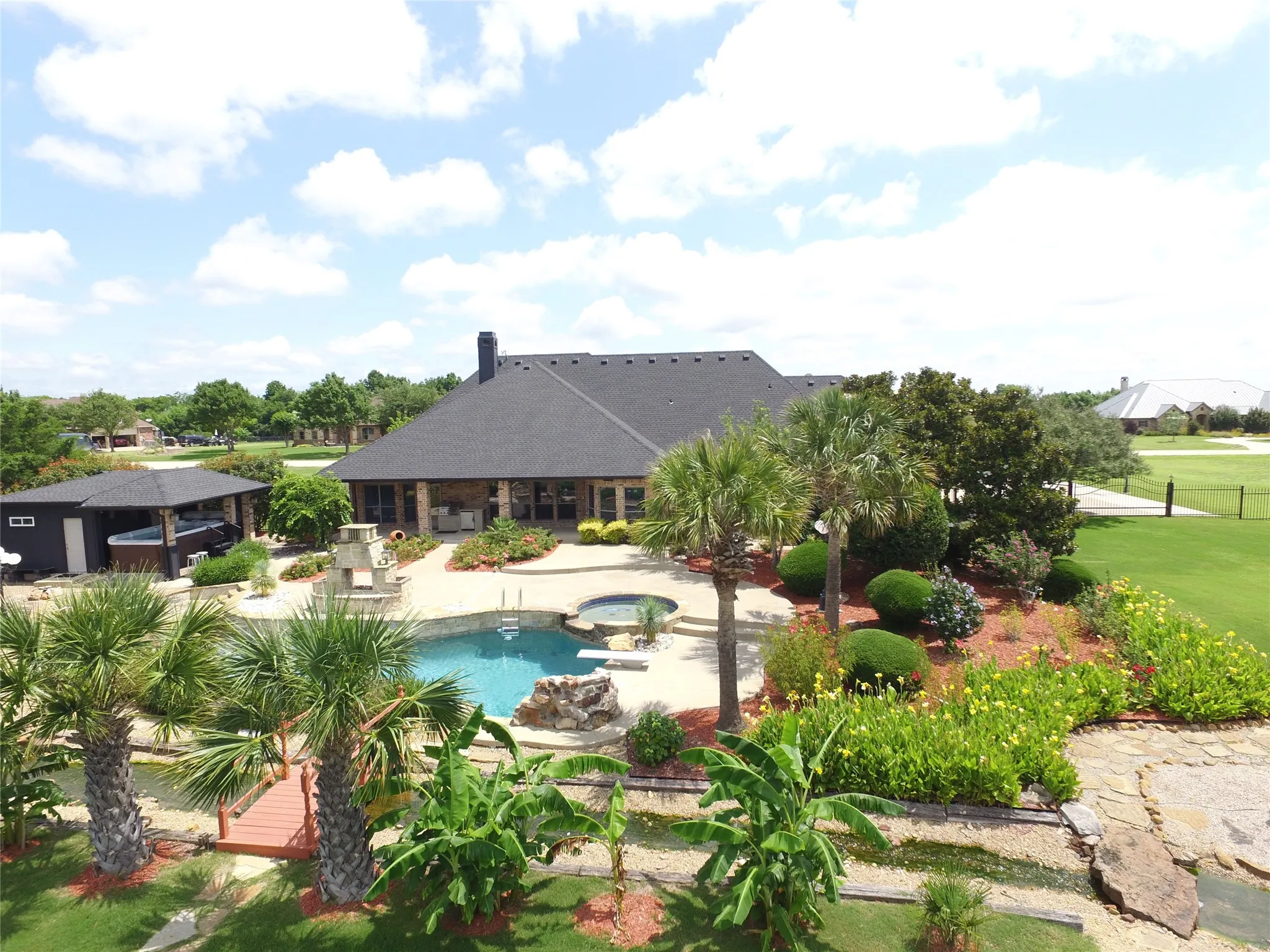 Single Family Residence For Sale in Rockwall County , 484 Savannah Hill, Rockwall, Texas 75032, 4 Bedroom, 5 Bathroom, 3 Garage spaces, 3,994 Sqft, built in 2007, mls#21276739, Real Estate Agent in Rockwall, Homes For Sale in Rockwall county, Homes For Sale in Rockwall, Realtor in Rockwall Texas, Real Estate Brokerage Independent Realty Texas, Luminita Cordes Realtor