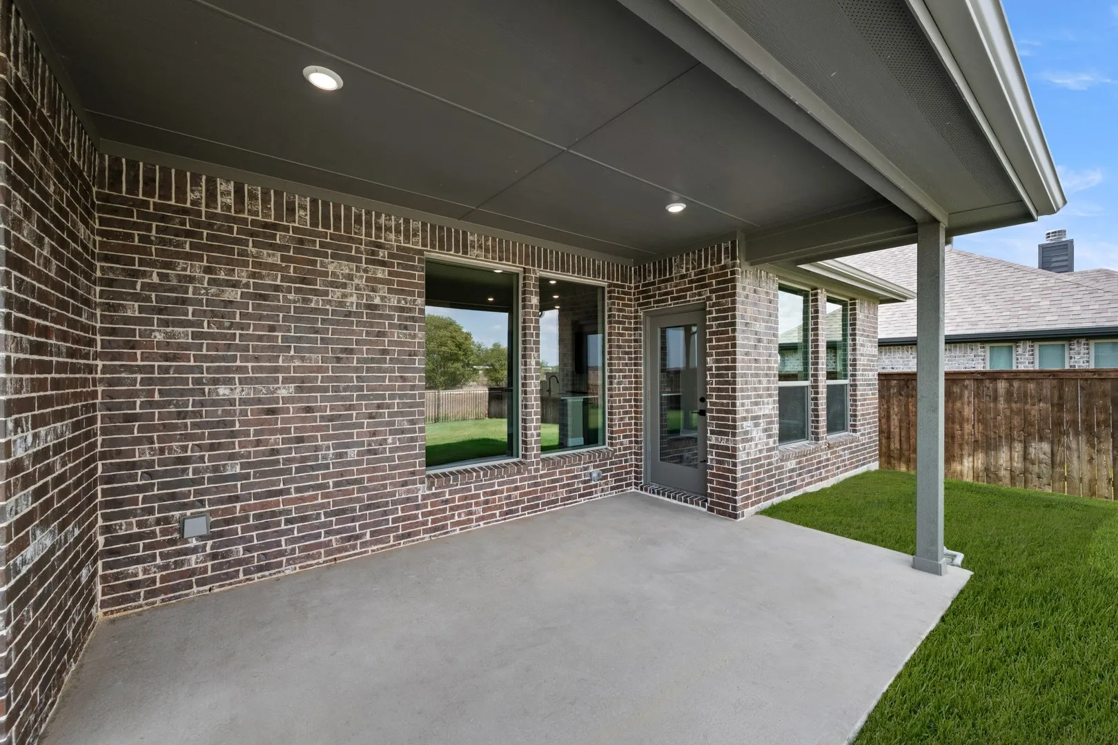 DFW-Silo Mills-Concept 2040-7857 Barley Field Street-Back-Risewell Homes-3