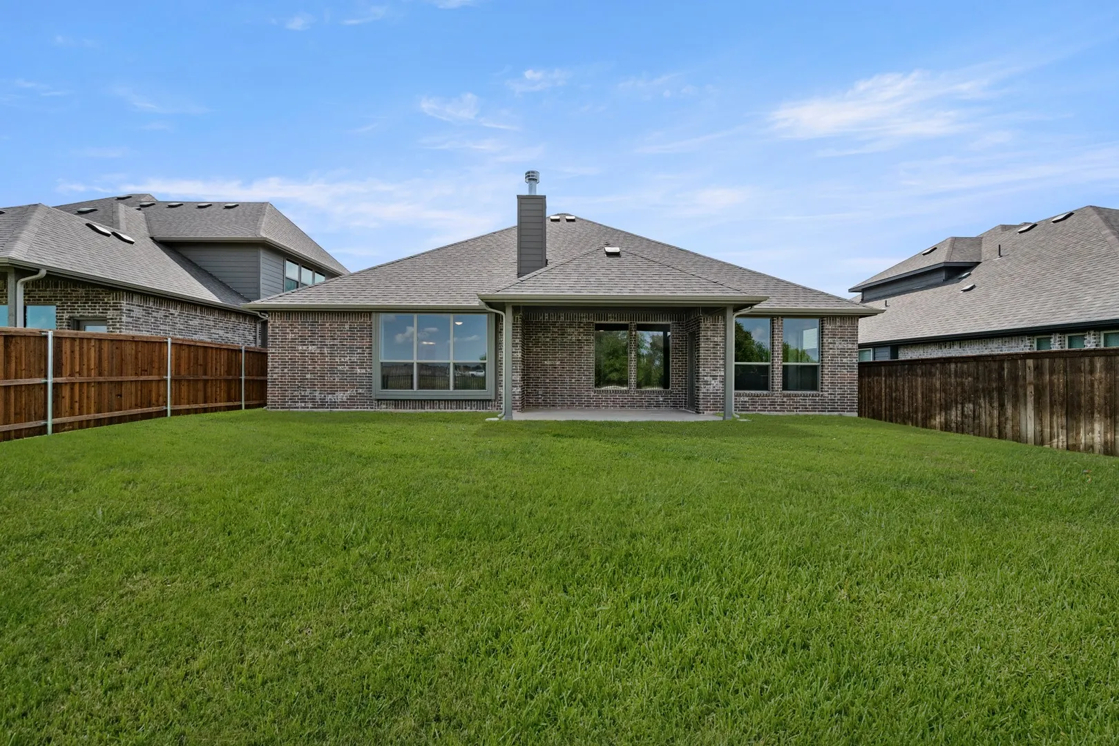 DFW-Silo Mills-Concept 2040-7857 Barley Field Street-Back-Risewell Homes-1