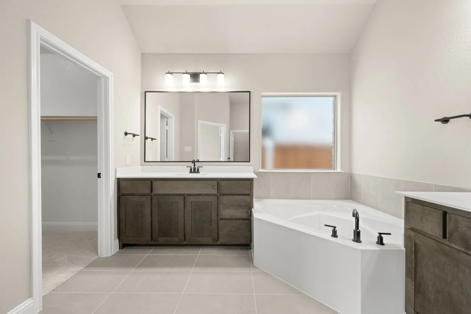 DFW-Silo Mills-Concept 2040-7857 Barley Field Street-Primary Suite-Risewell Homes-4