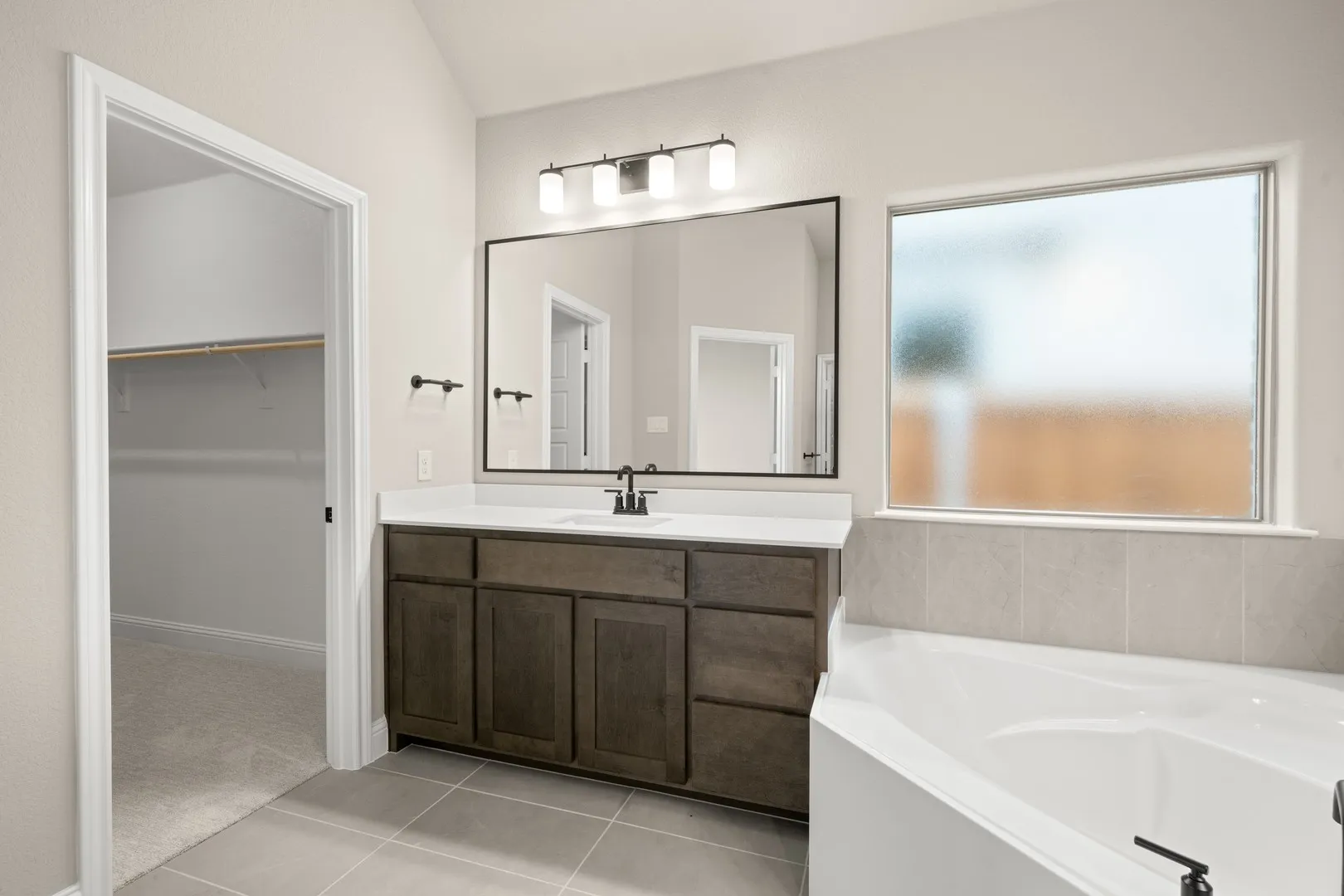 DFW-Silo Mills-Concept 2040-7857 Barley Field Street-Primary Suite-Risewell Homes-6
