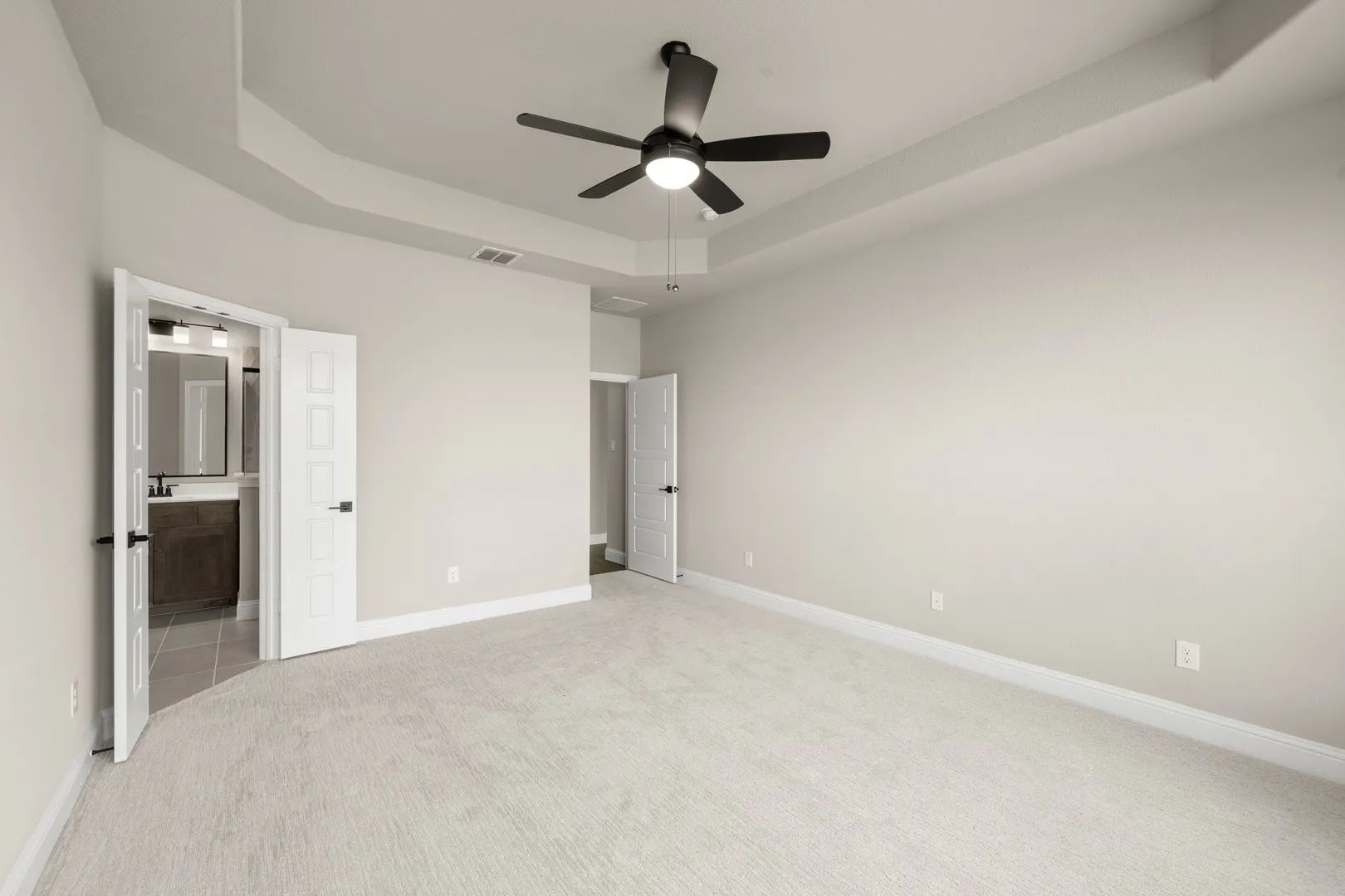 DFW-Silo Mills-Concept 2040-7857 Barley Field Street-Primary Suite-Risewell Homes-2