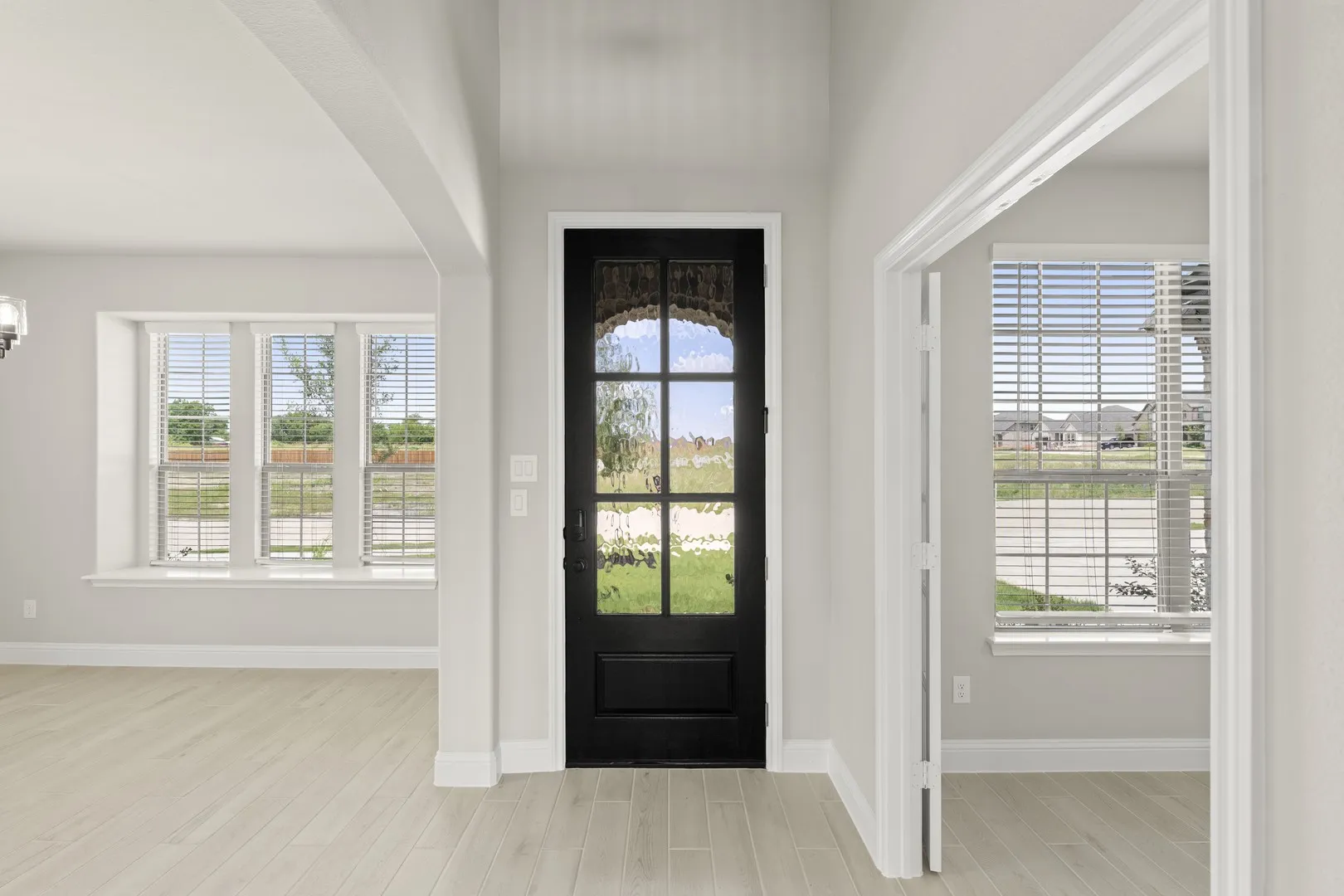 DFW-Lovers Landing-Concept 3218-915 Allegro Avenue-Foyer-Risewell Homes
