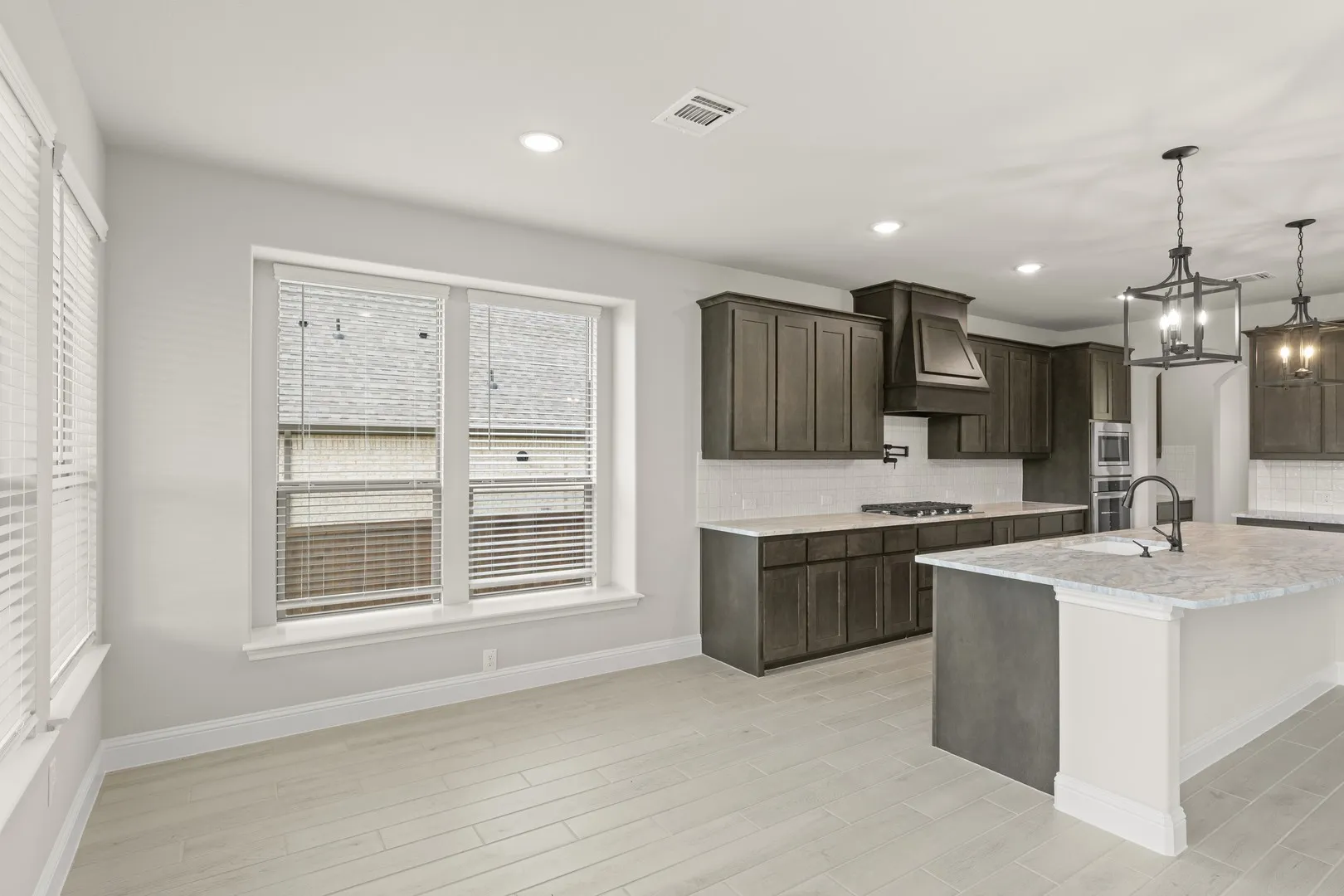 DFW-Lovers Landing-Concept 3218-915 Allegro Avenue-Breakfast nook2-Risewell Homes