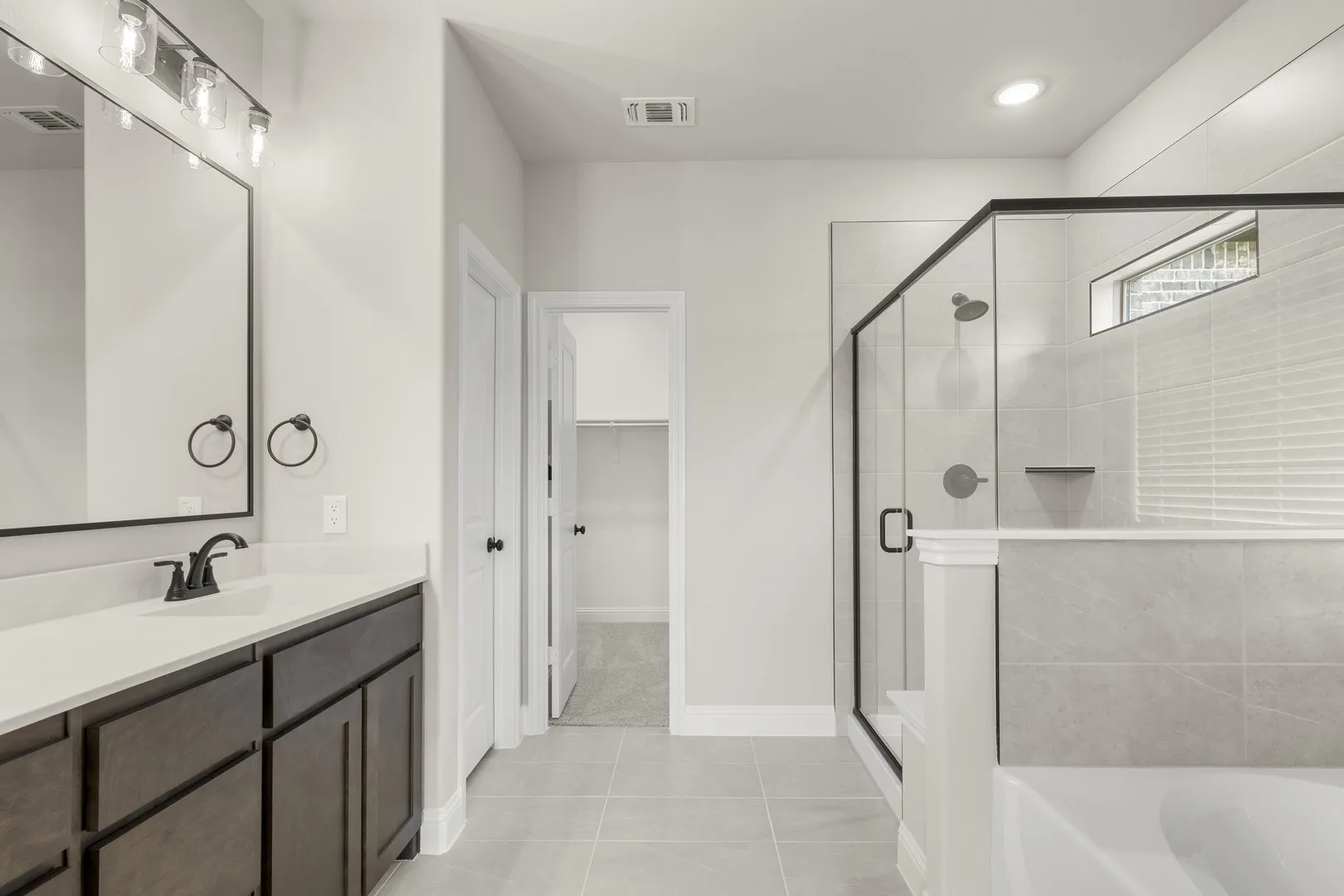DFW-Lovers Landing-Concept 3218-915 Allegro Avenue-Primary bathroom1-Risewell Homes