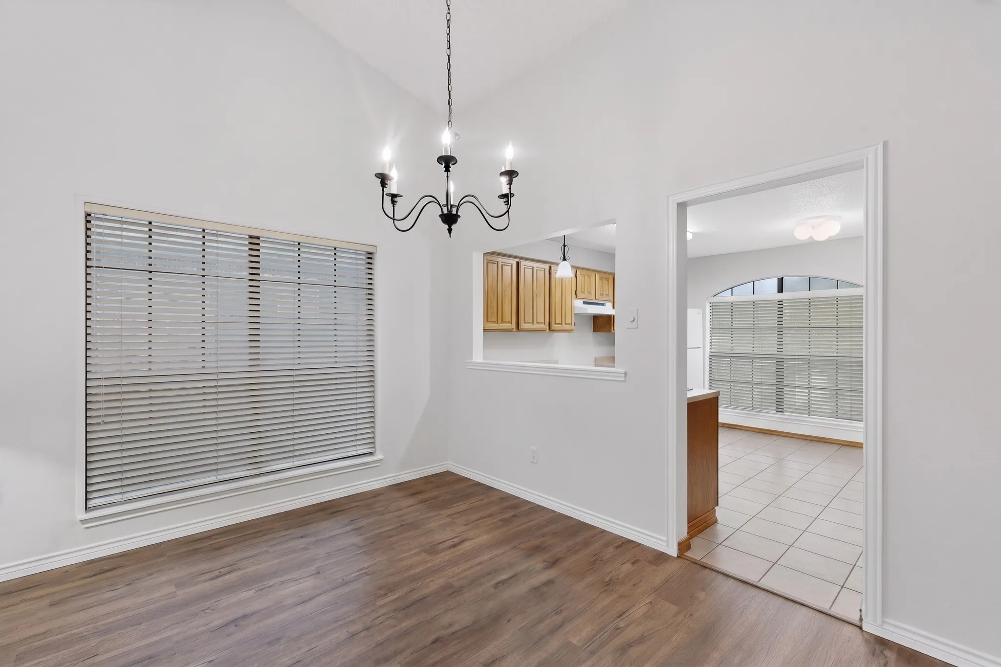Single Family Residence For Sale in Dallas County , 1917 Village Creek Drive, Garland, Texas 75040, 3 Bedroom, 2 Bathroom, 2 Garage spaces, 1,486 Sqft, built in 1987, mls#21275818, Real Estate Agent in Garland, Homes For Sale in Dallas county, Homes For Sale in Garland, Realtor in Garland Texas, Real Estate Brokerage Independent Realty Texas, Luminita Cordes Realtor