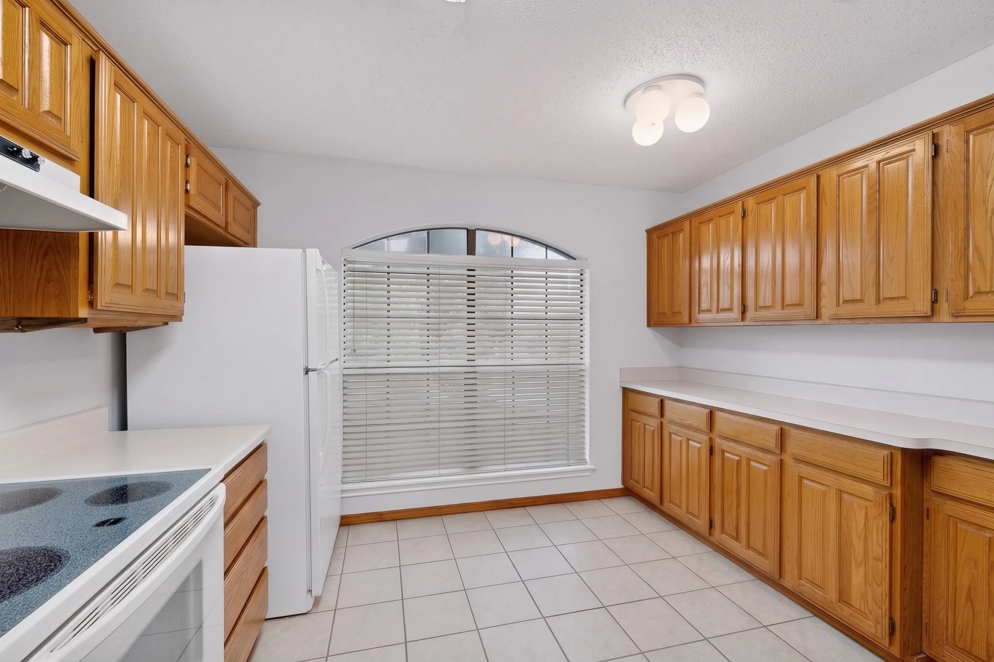 Single Family Residence For Sale in Dallas County , 1917 Village Creek Drive, Garland, Texas 75040, 3 Bedroom, 2 Bathroom, 2 Garage spaces, 1,486 Sqft, built in 1987, mls#21275818, Real Estate Agent in Garland, Homes For Sale in Dallas county, Homes For Sale in Garland, Realtor in Garland Texas, Real Estate Brokerage Independent Realty Texas, Luminita Cordes Realtor