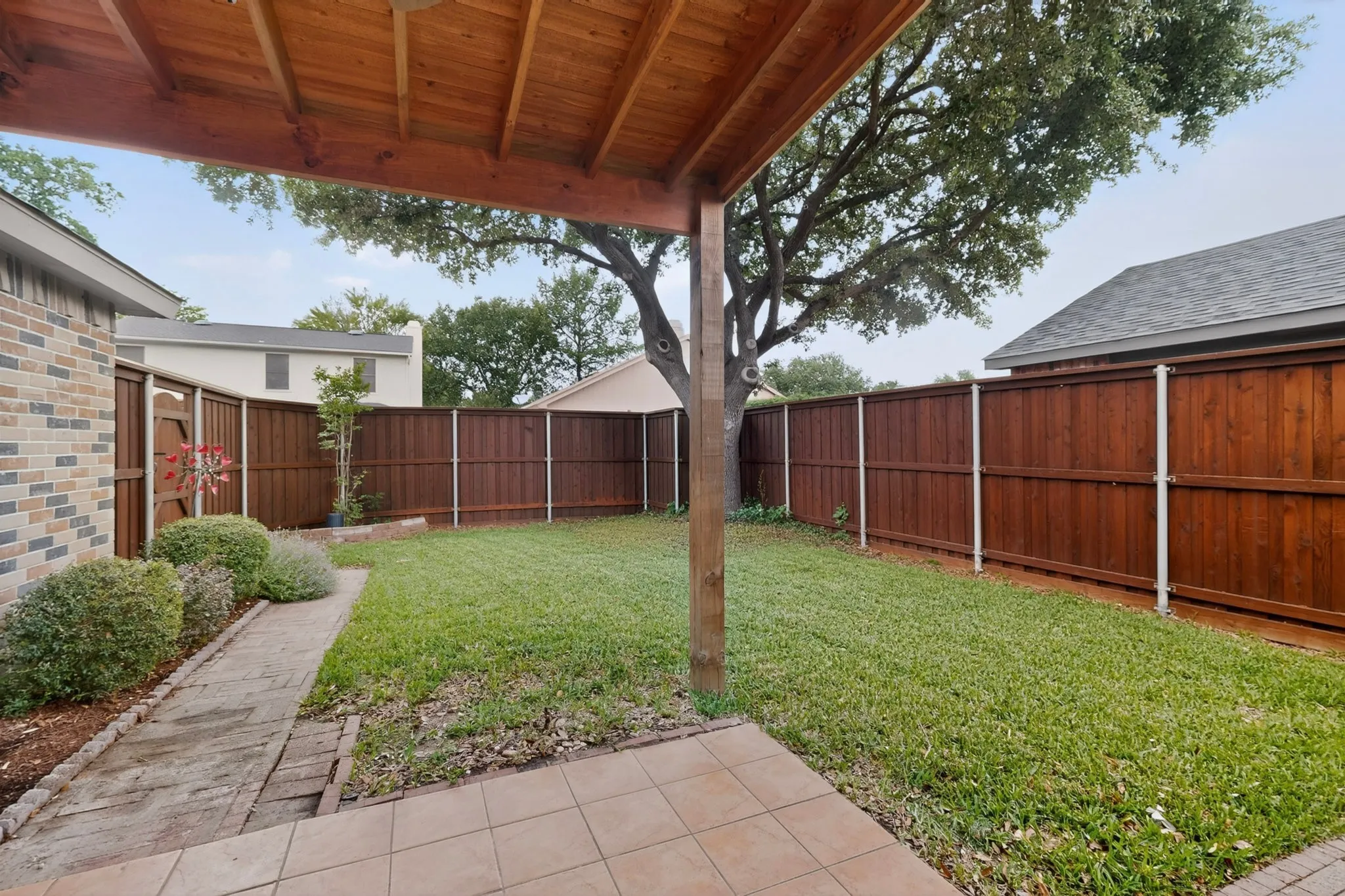 Single Family Residence For Sale in Dallas County , 1917 Village Creek Drive, Garland, Texas 75040, 3 Bedroom, 2 Bathroom, 2 Garage spaces, 1,486 Sqft, built in 1987, mls#21275818, Real Estate Agent in Garland, Homes For Sale in Dallas county, Homes For Sale in Garland, Realtor in Garland Texas, Real Estate Brokerage Independent Realty Texas, Luminita Cordes Realtor