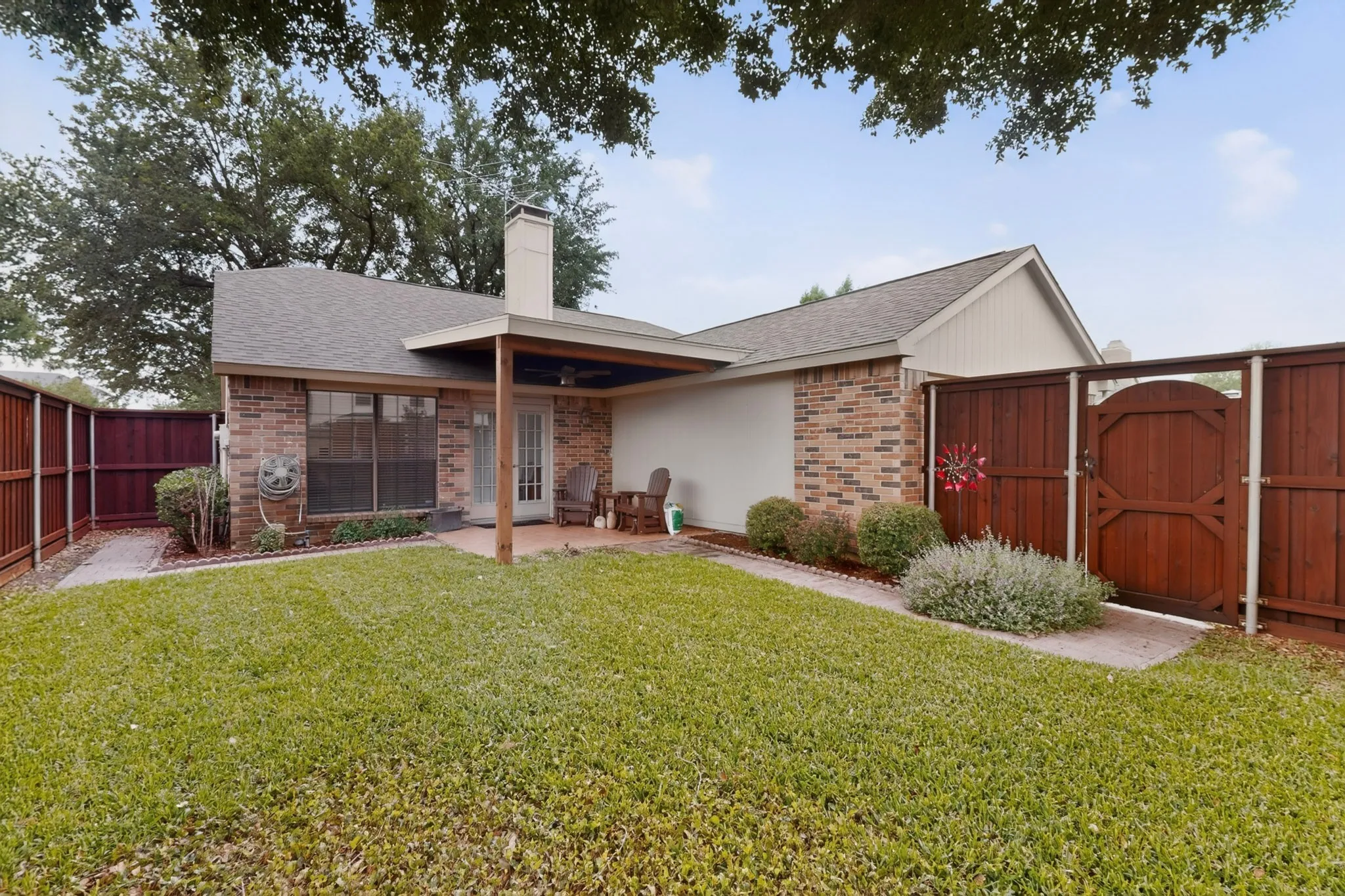 Single Family Residence For Sale in Dallas County , 1917 Village Creek Drive, Garland, Texas 75040, 3 Bedroom, 2 Bathroom, 2 Garage spaces, 1,486 Sqft, built in 1987, mls#21275818, Real Estate Agent in Garland, Homes For Sale in Dallas county, Homes For Sale in Garland, Realtor in Garland Texas, Real Estate Brokerage Independent Realty Texas, Luminita Cordes Realtor