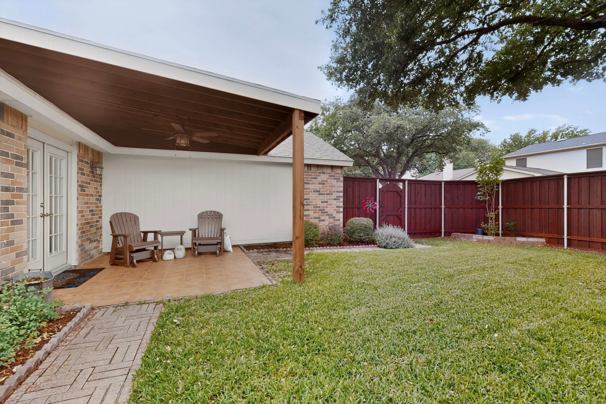 Single Family Residence For Sale in Dallas County , 1917 Village Creek Drive, Garland, Texas 75040, 3 Bedroom, 2 Bathroom, 2 Garage spaces, 1,486 Sqft, built in 1987, mls#21275818, Real Estate Agent in Garland, Homes For Sale in Dallas county, Homes For Sale in Garland, Realtor in Garland Texas, Real Estate Brokerage Independent Realty Texas, Luminita Cordes Realtor
