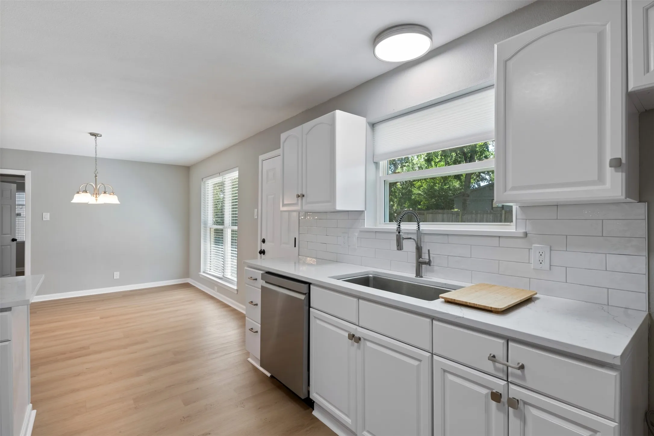 Single Family Residence For Sale in Dallas County , 500 Dover Drive, Richardson, Texas 75080, 3 Bedroom, 2 Bathroom, Garage spaces, 1,665 Sqft, built in 1958, mls#21275140, Real Estate Agent in Richardson, Homes For Sale in Dallas county, Homes For Sale in Richardson, Realtor in Richardson Texas, Real Estate Brokerage Independent Realty Texas, Luminita Cordes Realtor