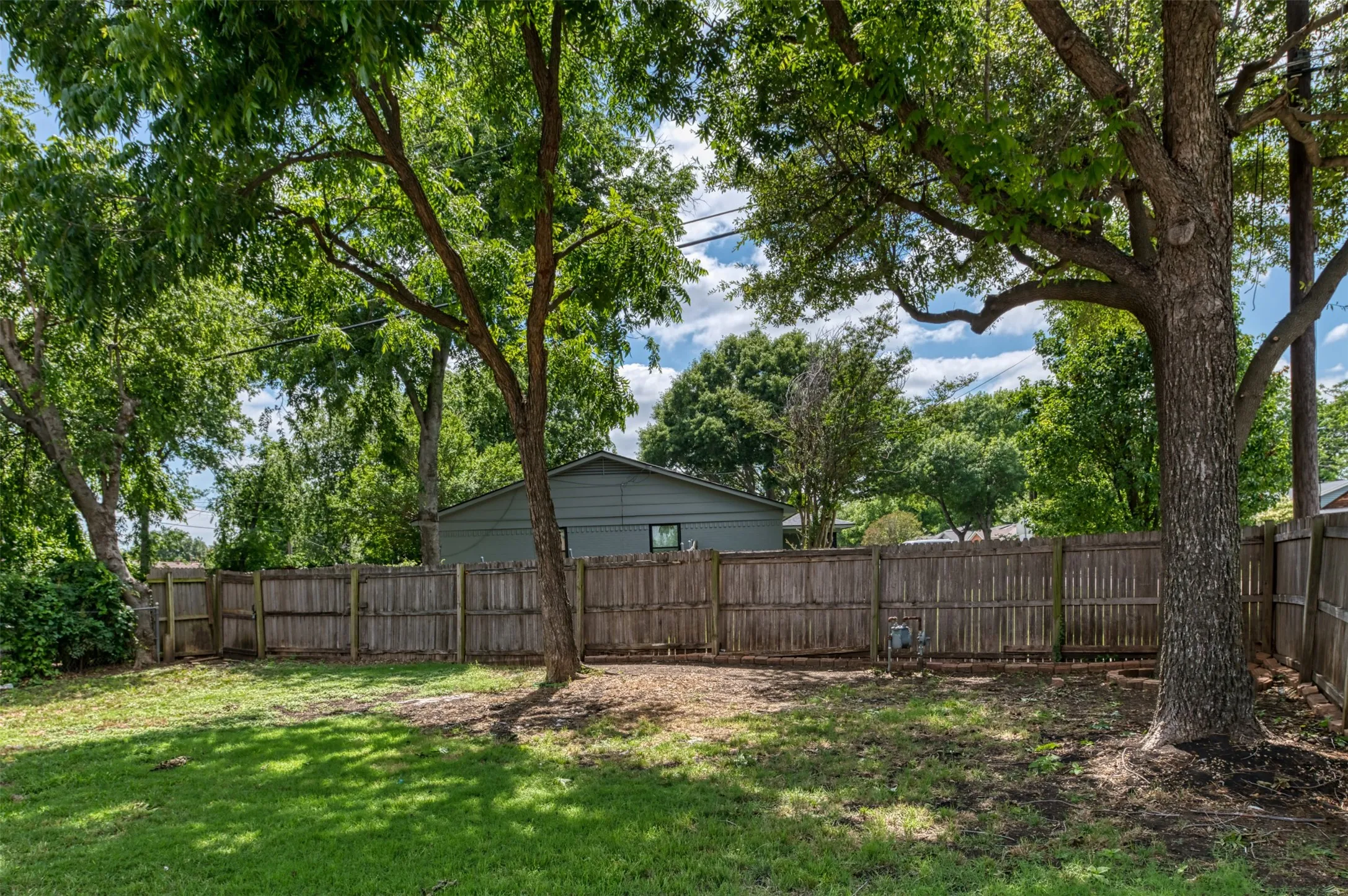 Single Family Residence For Sale in Dallas County , 500 Dover Drive, Richardson, Texas 75080, 3 Bedroom, 2 Bathroom, Garage spaces, 1,665 Sqft, built in 1958, mls#21275140, Real Estate Agent in Richardson, Homes For Sale in Dallas county, Homes For Sale in Richardson, Realtor in Richardson Texas, Real Estate Brokerage Independent Realty Texas, Luminita Cordes Realtor