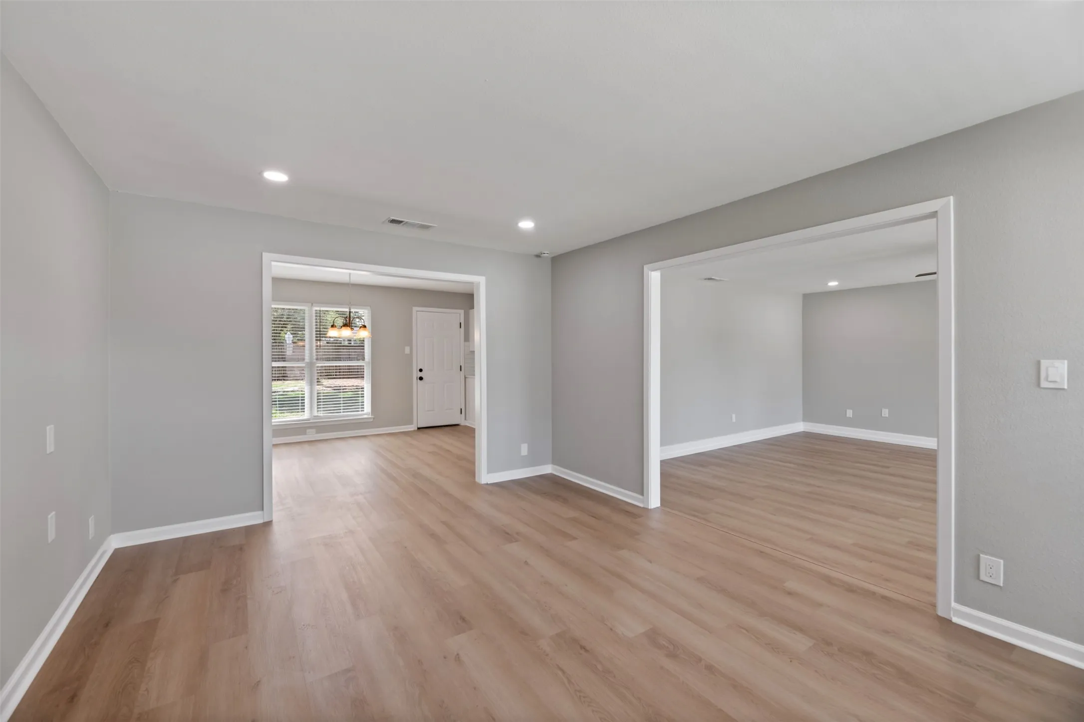 Single Family Residence For Sale in Dallas County , 500 Dover Drive, Richardson, Texas 75080, 3 Bedroom, 2 Bathroom, Garage spaces, 1,665 Sqft, built in 1958, mls#21275140, Real Estate Agent in Richardson, Homes For Sale in Dallas county, Homes For Sale in Richardson, Realtor in Richardson Texas, Real Estate Brokerage Independent Realty Texas, Luminita Cordes Realtor