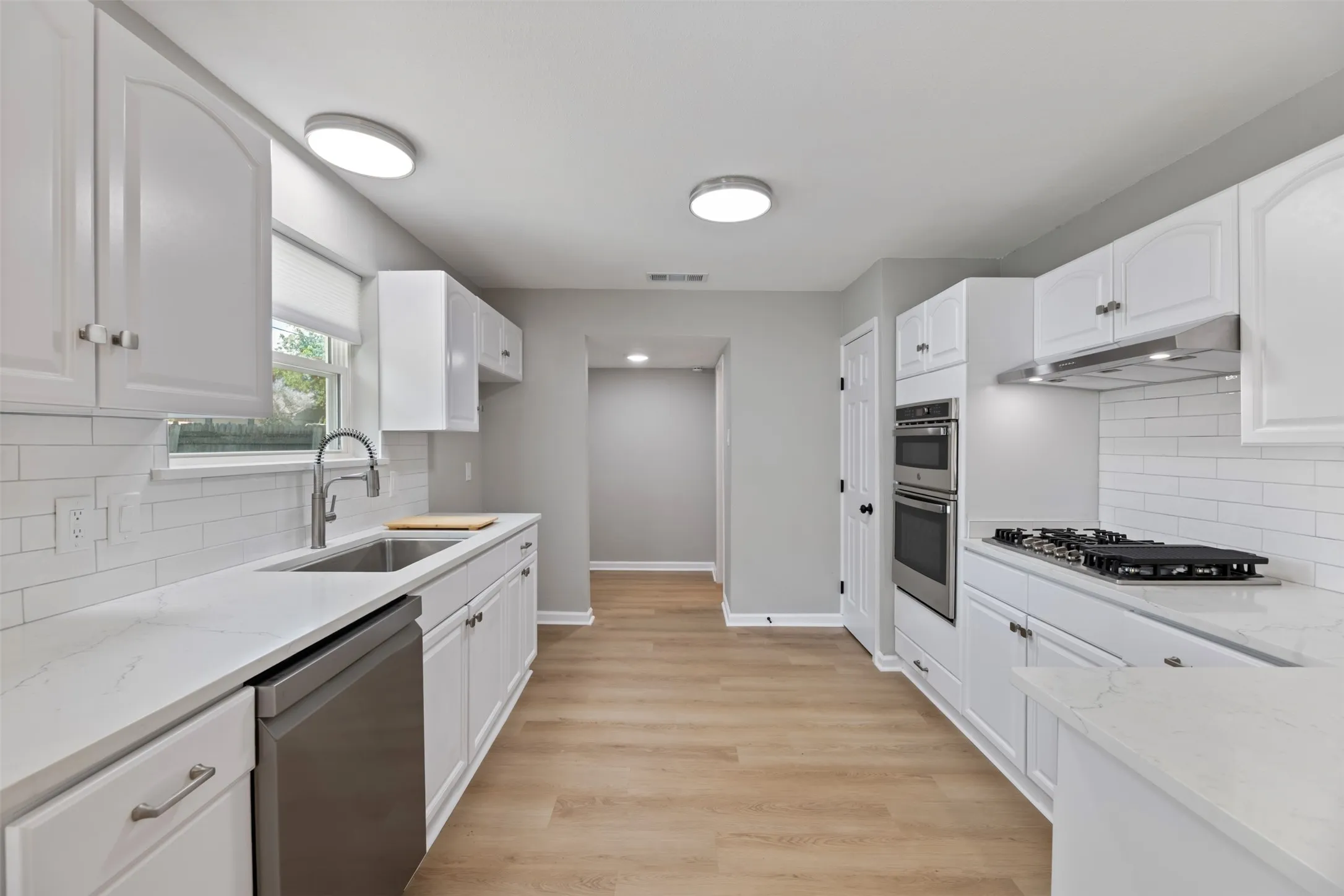 Single Family Residence For Sale in Dallas County , 500 Dover Drive, Richardson, Texas 75080, 3 Bedroom, 2 Bathroom, Garage spaces, 1,665 Sqft, built in 1958, mls#21275140, Real Estate Agent in Richardson, Homes For Sale in Dallas county, Homes For Sale in Richardson, Realtor in Richardson Texas, Real Estate Brokerage Independent Realty Texas, Luminita Cordes Realtor