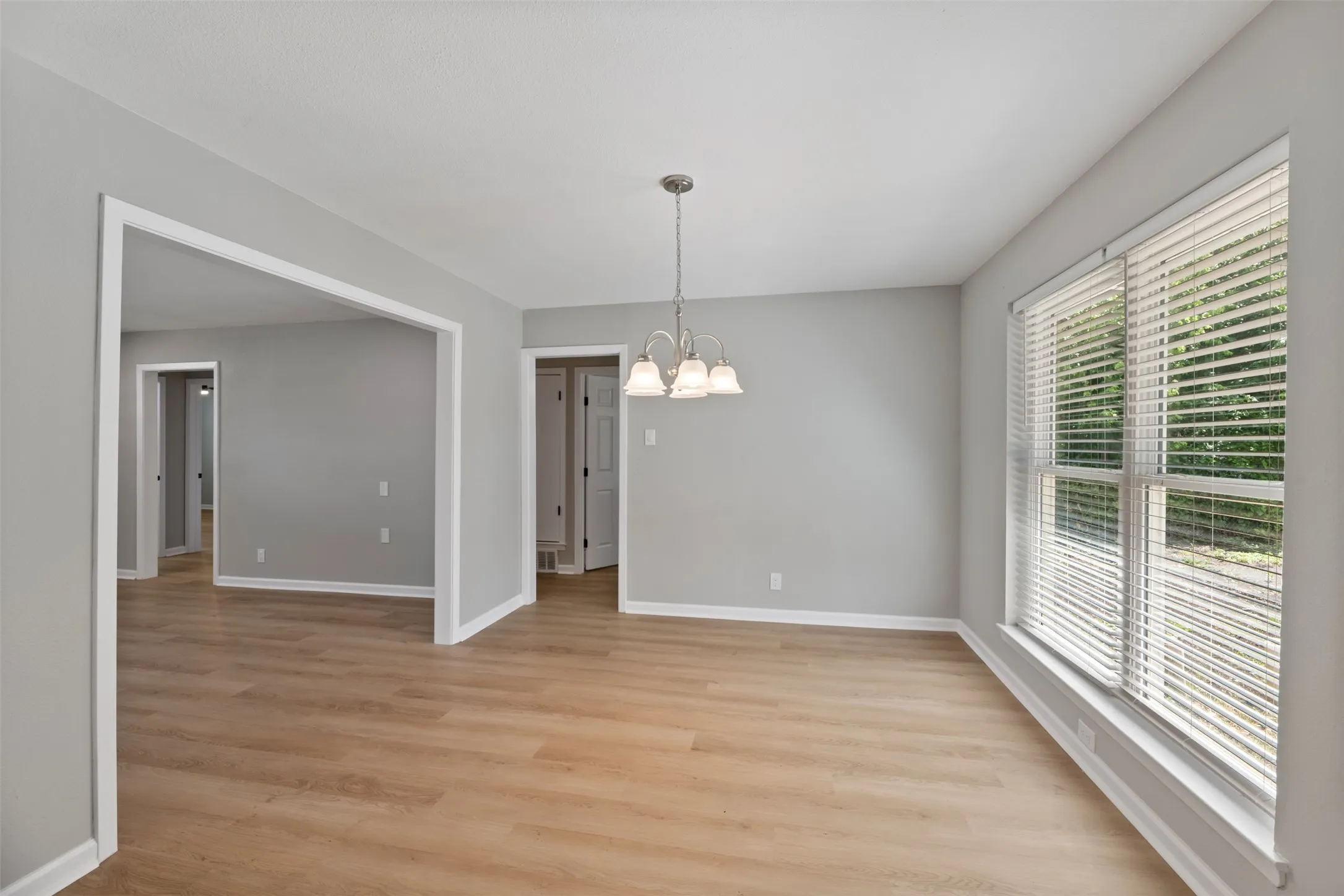 Single Family Residence For Sale in Dallas County , 500 Dover Drive, Richardson, Texas 75080, 3 Bedroom, 2 Bathroom, Garage spaces, 1,665 Sqft, built in 1958, mls#21275140, Real Estate Agent in Richardson, Homes For Sale in Dallas county, Homes For Sale in Richardson, Realtor in Richardson Texas, Real Estate Brokerage Independent Realty Texas, Luminita Cordes Realtor