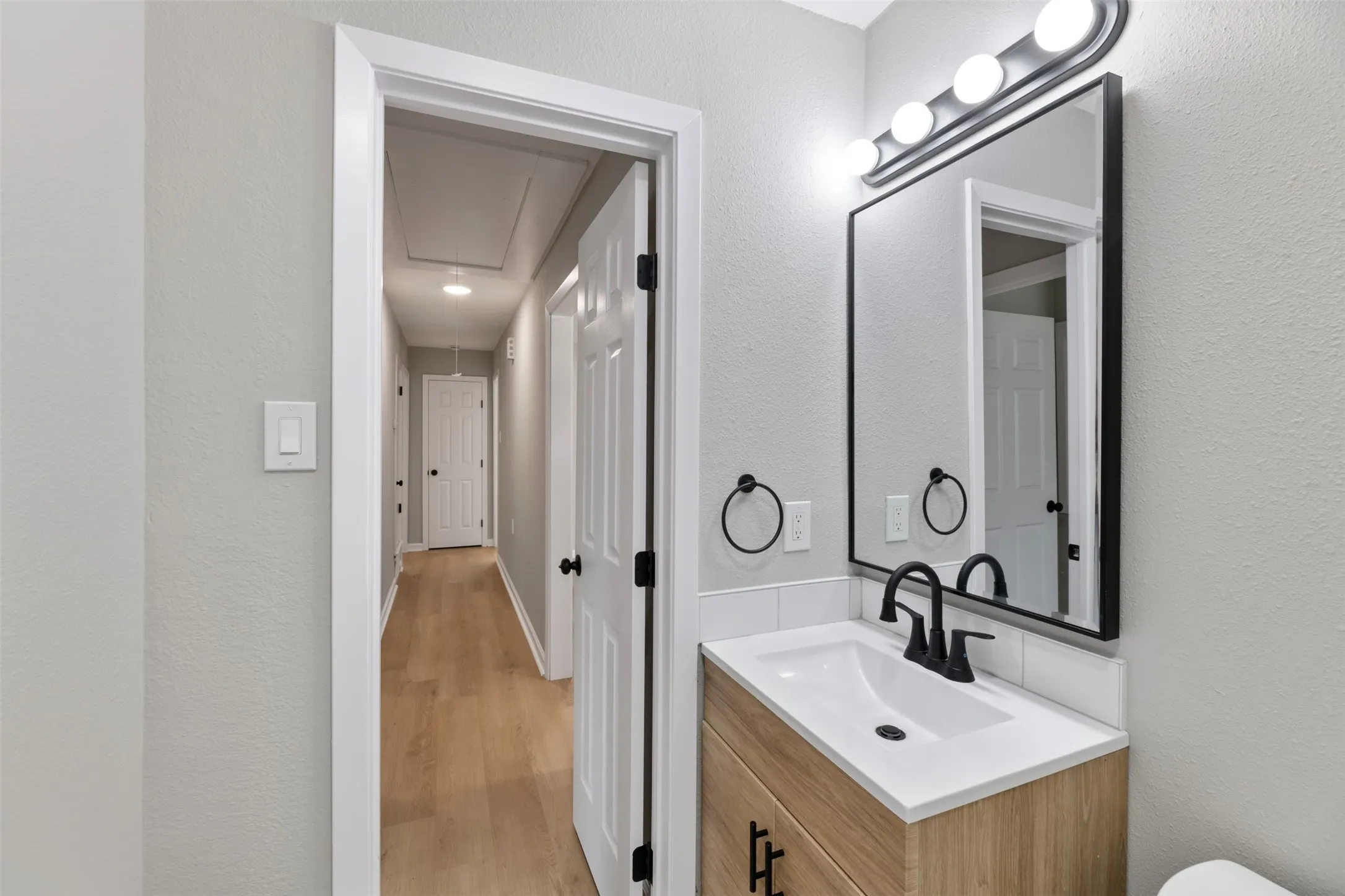 Single Family Residence For Sale in Dallas County , 500 Dover Drive, Richardson, Texas 75080, 3 Bedroom, 2 Bathroom, Garage spaces, 1,665 Sqft, built in 1958, mls#21275140, Real Estate Agent in Richardson, Homes For Sale in Dallas county, Homes For Sale in Richardson, Realtor in Richardson Texas, Real Estate Brokerage Independent Realty Texas, Luminita Cordes Realtor