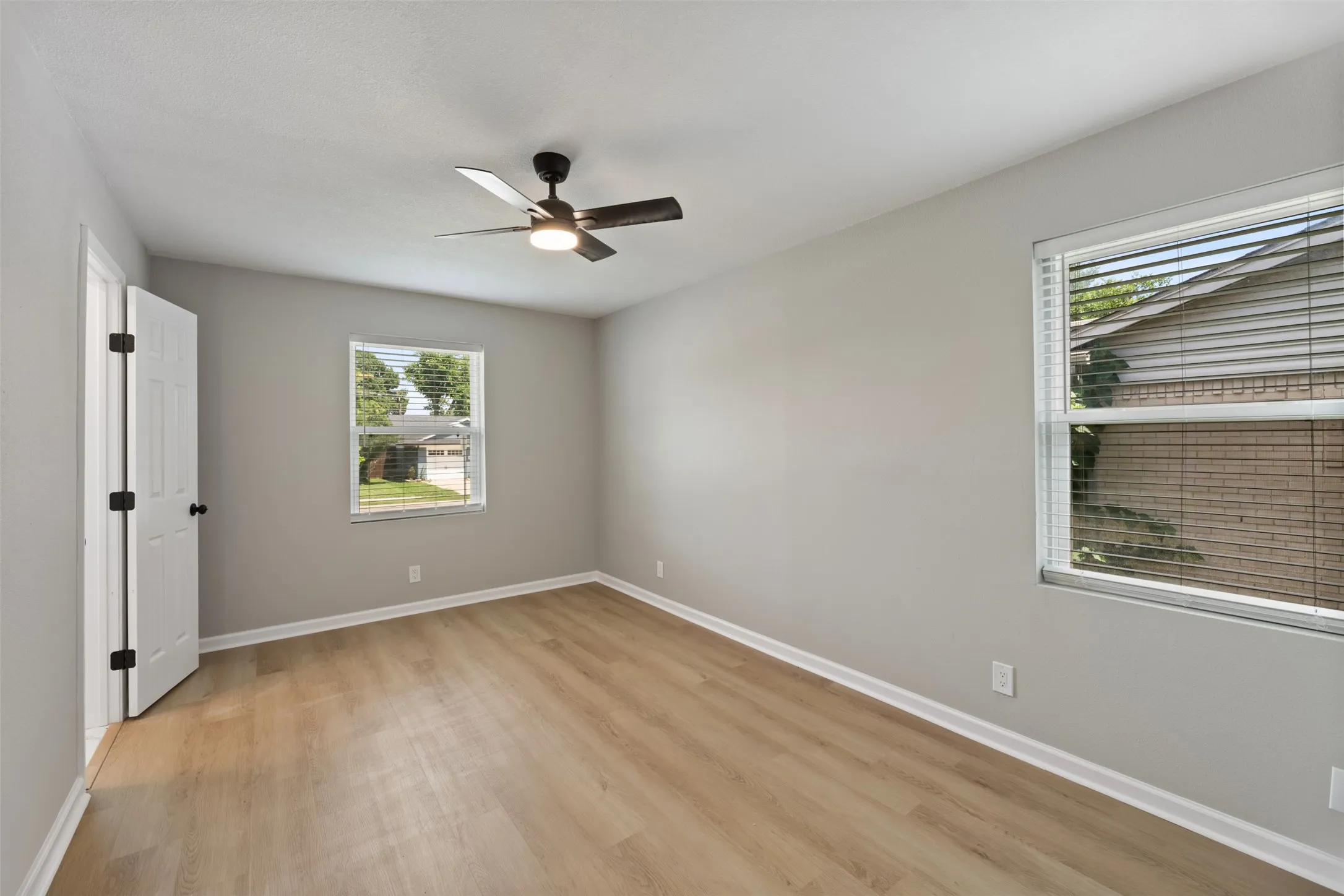 Single Family Residence For Sale in Dallas County , 500 Dover Drive, Richardson, Texas 75080, 3 Bedroom, 2 Bathroom, Garage spaces, 1,665 Sqft, built in 1958, mls#21275140, Real Estate Agent in Richardson, Homes For Sale in Dallas county, Homes For Sale in Richardson, Realtor in Richardson Texas, Real Estate Brokerage Independent Realty Texas, Luminita Cordes Realtor