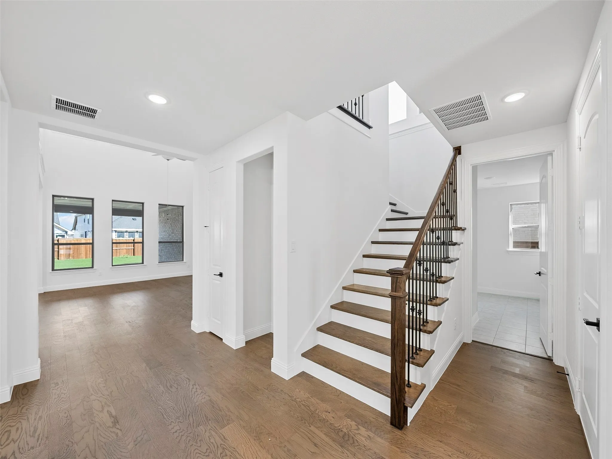 Single Family Residence For Rent in Denton County , 4280 Mill Pond Drive, Prosper, Texas 75078, 4 Bedroom, 4 Bathroom, 2 Garage spaces, 3,301 Sqft, built in 2024, mls#21276881, Real Estate Agent in Prosper, Homes For Rent in Denton county, Homes For Rent in Prosper, Realtor in Prosper Texas, Real Estate Brokerage Independent Realty Texas, Luminita Cordes Realtor