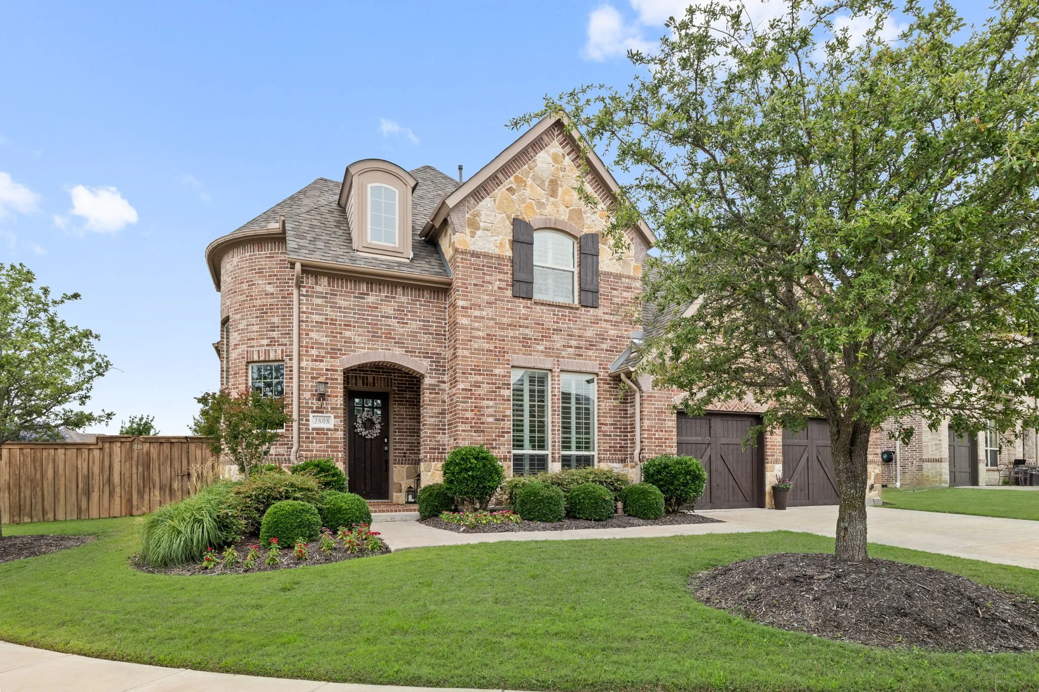 American Legend Beauty on quiet culdesac in The Tribute - huge 11,000+ SF Lot