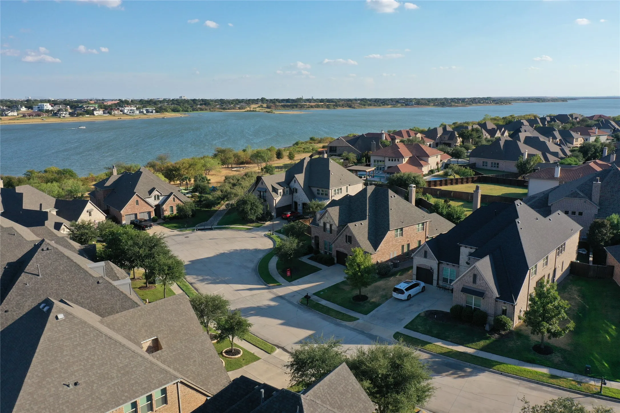 Single Family Residence For Sale in Denton County , 3808 Kennoway, The Colony, Texas 75056, 5 Bedroom, 5 Bathroom, 3 Garage spaces, 3,838 Sqft, built in 2017, mls#21277009, Real Estate Agent in The Colony, Homes For Sale in Denton county, Homes For Sale in The Colony, Realtor in The Colony Texas, Real Estate Brokerage Independent Realty Texas, Luminita Cordes Realtor