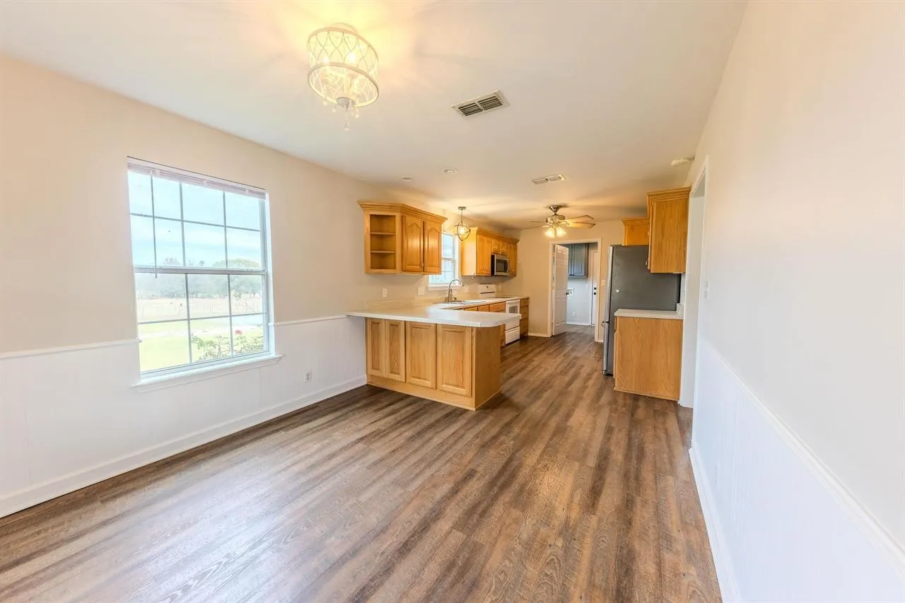 Single Family Residence For Sale in Wood County , 5300 N Hwy 37, Winnsboro, Texas 75494, 3 Bedroom, 2 Bathroom, 2 Garage spaces, 1,738 Sqft, built in 2005, mls#21277881, Real Estate Agent in Winnsboro, Homes For Sale in Wood county, Homes For Sale in Winnsboro, Realtor in Winnsboro Texas, Real Estate Brokerage Independent Realty Texas, Luminita Cordes Realtor
