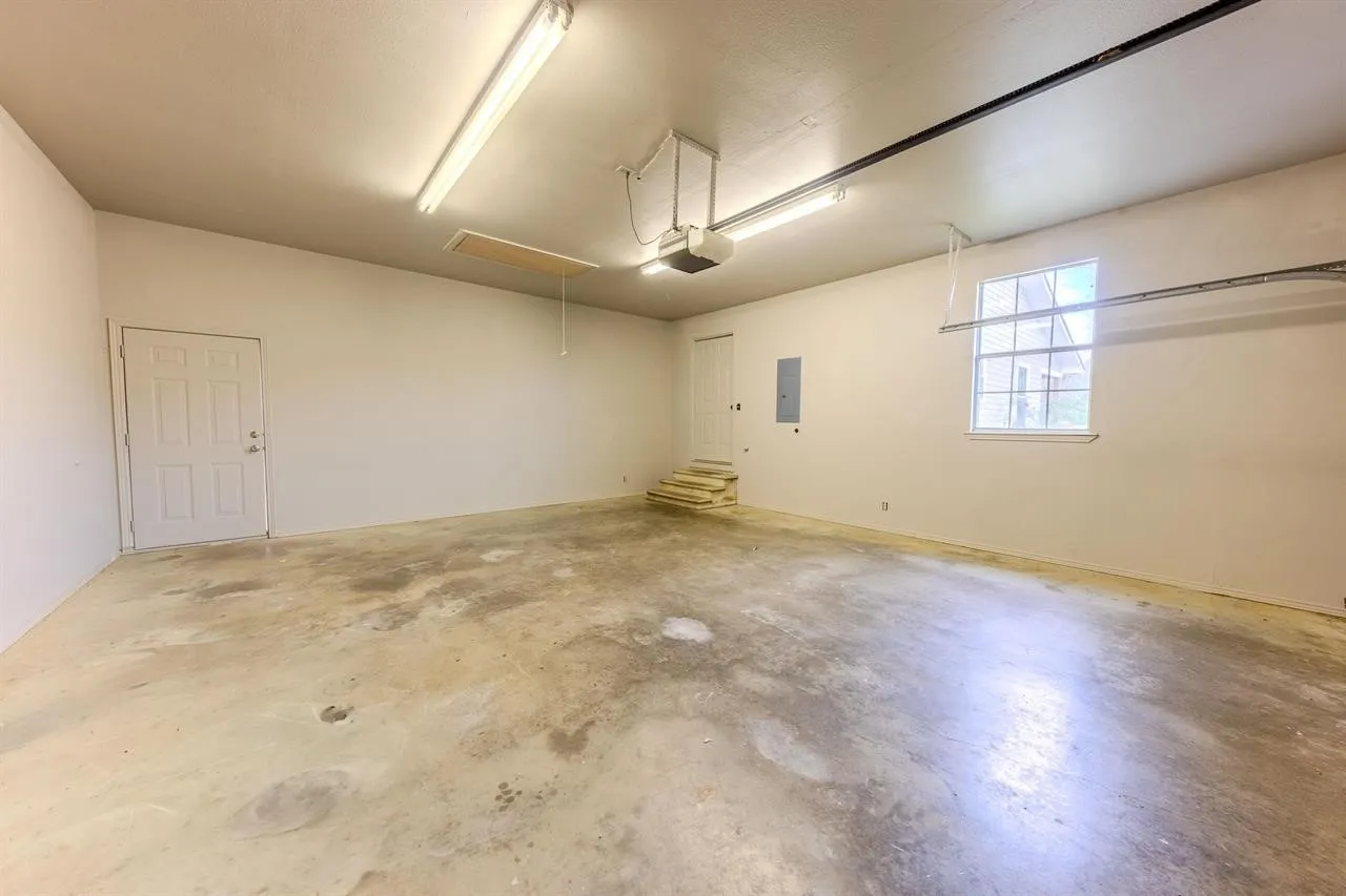 Single Family Residence For Sale in Wood County , 5300 N Hwy 37, Winnsboro, Texas 75494, 3 Bedroom, 2 Bathroom, 2 Garage spaces, 1,738 Sqft, built in 2005, mls#21277881, Real Estate Agent in Winnsboro, Homes For Sale in Wood county, Homes For Sale in Winnsboro, Realtor in Winnsboro Texas, Real Estate Brokerage Independent Realty Texas, Luminita Cordes Realtor