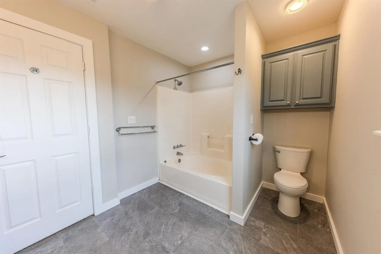 Single Family Residence For Sale in Wood County , 5300 N Hwy 37, Winnsboro, Texas 75494, 3 Bedroom, 2 Bathroom, 2 Garage spaces, 1,738 Sqft, built in 2005, mls#21277881, Real Estate Agent in Winnsboro, Homes For Sale in Wood county, Homes For Sale in Winnsboro, Realtor in Winnsboro Texas, Real Estate Brokerage Independent Realty Texas, Luminita Cordes Realtor