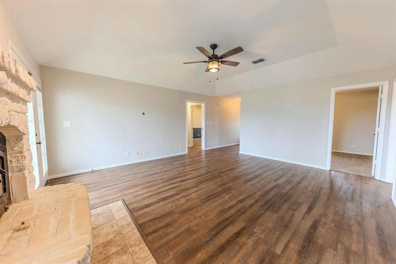 Single Family Residence For Sale in Wood County , 5300 N Hwy 37, Winnsboro, Texas 75494, 3 Bedroom, 2 Bathroom, 2 Garage spaces, 1,738 Sqft, built in 2005, mls#21277881, Real Estate Agent in Winnsboro, Homes For Sale in Wood county, Homes For Sale in Winnsboro, Realtor in Winnsboro Texas, Real Estate Brokerage Independent Realty Texas, Luminita Cordes Realtor