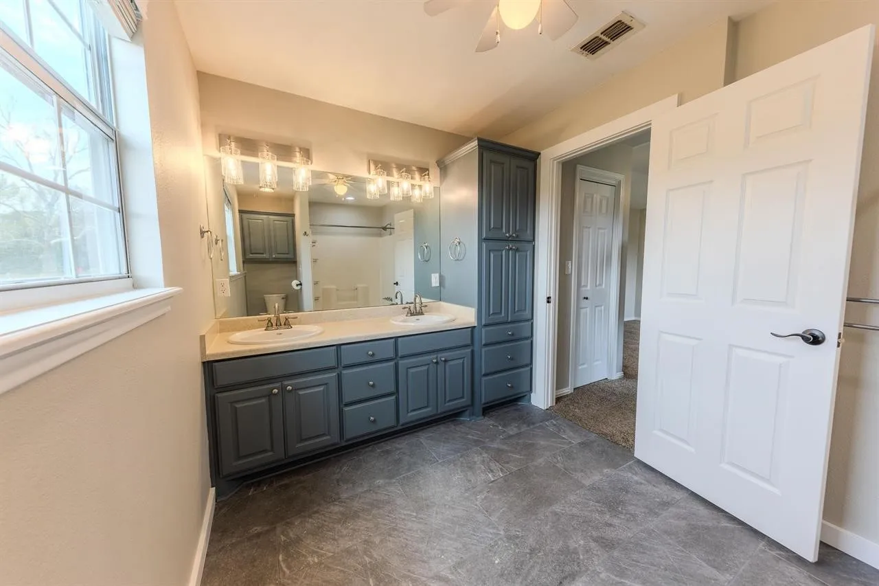 Single Family Residence For Sale in Wood County , 5300 N Hwy 37, Winnsboro, Texas 75494, 3 Bedroom, 2 Bathroom, 2 Garage spaces, 1,738 Sqft, built in 2005, mls#21277881, Real Estate Agent in Winnsboro, Homes For Sale in Wood county, Homes For Sale in Winnsboro, Realtor in Winnsboro Texas, Real Estate Brokerage Independent Realty Texas, Luminita Cordes Realtor