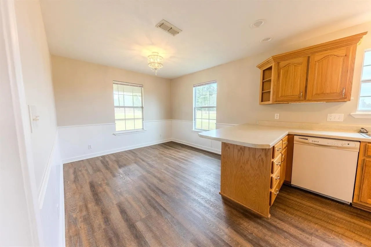 Single Family Residence For Sale in Wood County , 5300 N Hwy 37, Winnsboro, Texas 75494, 3 Bedroom, 2 Bathroom, 2 Garage spaces, 1,738 Sqft, built in 2005, mls#21277881, Real Estate Agent in Winnsboro, Homes For Sale in Wood county, Homes For Sale in Winnsboro, Realtor in Winnsboro Texas, Real Estate Brokerage Independent Realty Texas, Luminita Cordes Realtor