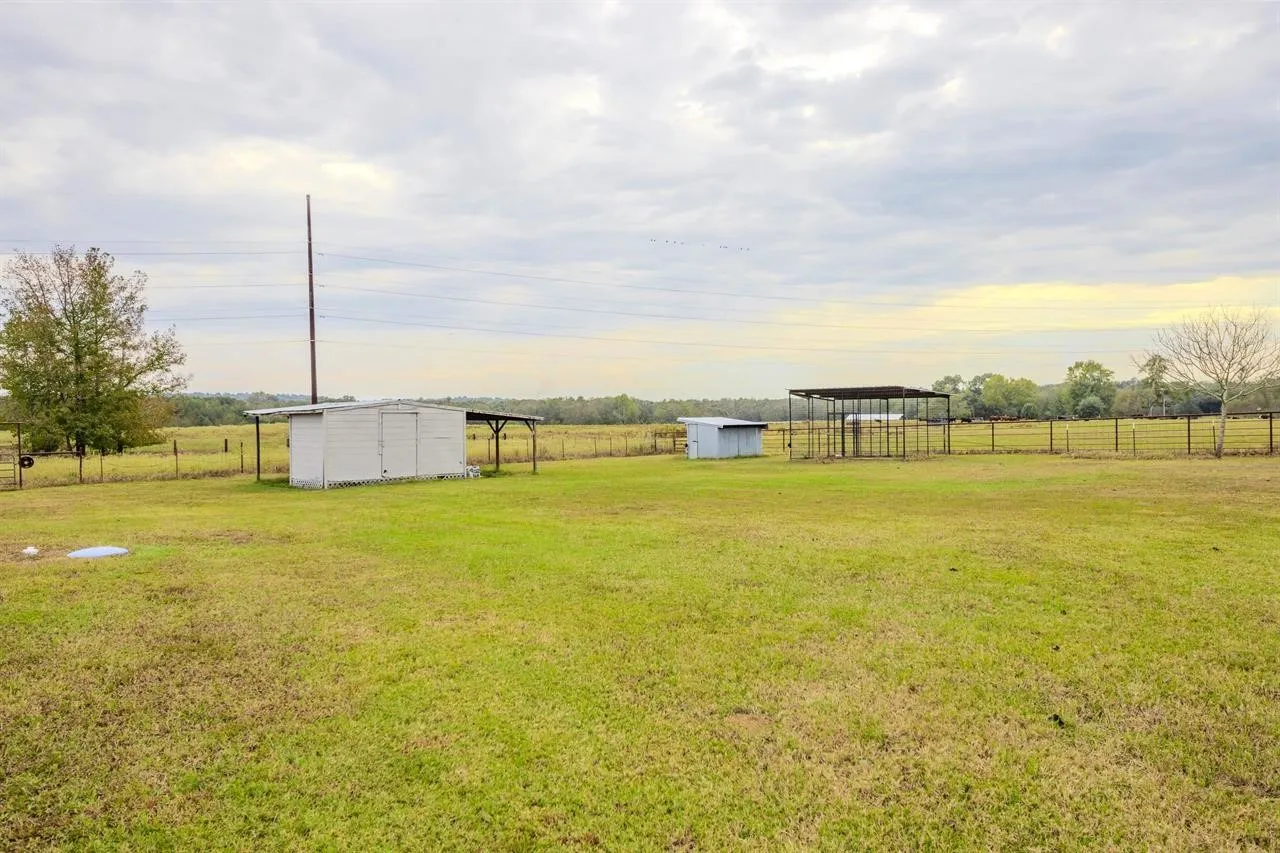 Single Family Residence For Sale in Wood County , 5300 N Hwy 37, Winnsboro, Texas 75494, 3 Bedroom, 2 Bathroom, 2 Garage spaces, 1,738 Sqft, built in 2005, mls#21277881, Real Estate Agent in Winnsboro, Homes For Sale in Wood county, Homes For Sale in Winnsboro, Realtor in Winnsboro Texas, Real Estate Brokerage Independent Realty Texas, Luminita Cordes Realtor