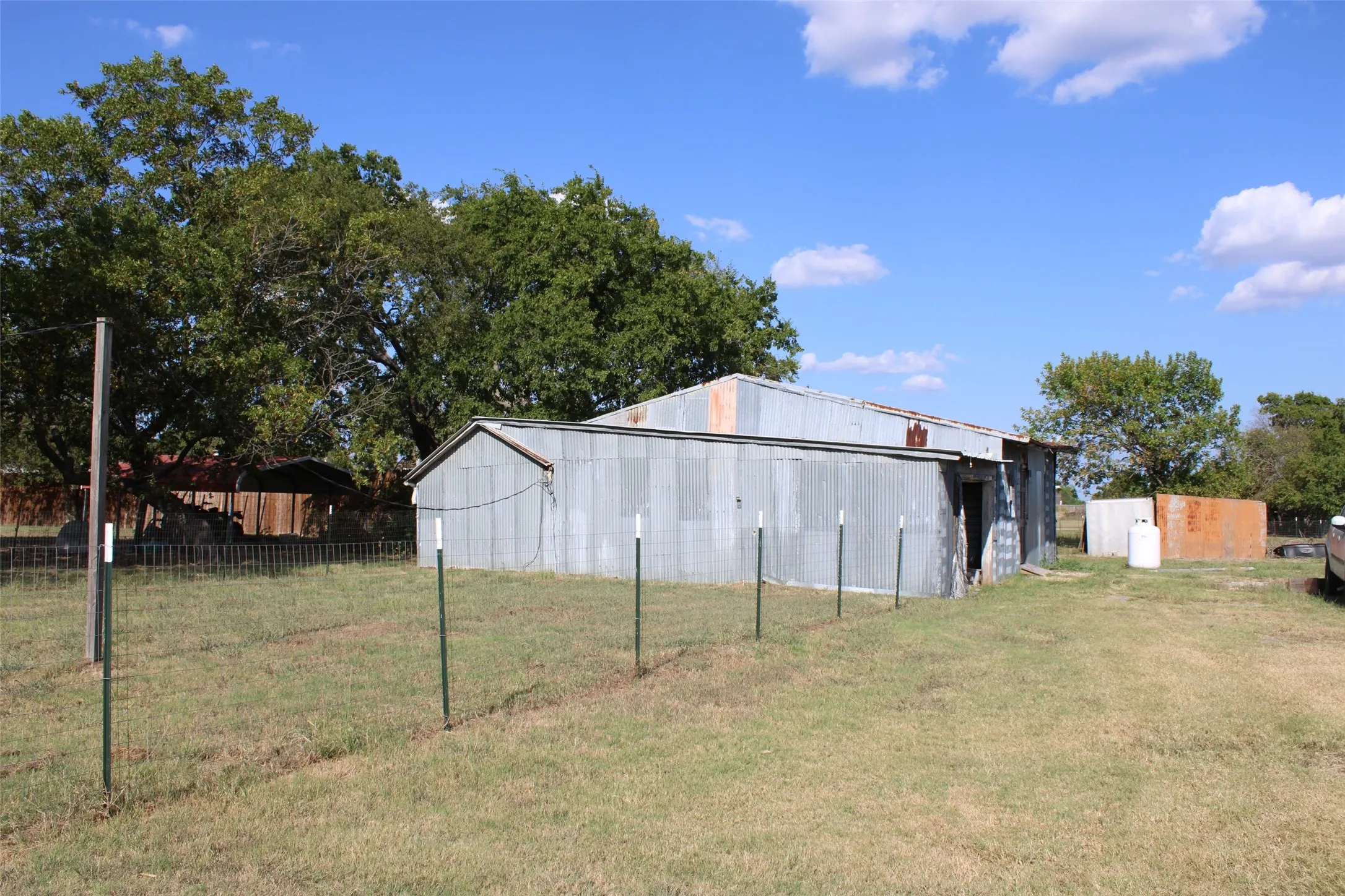 Single Family Residence For Sale in Collin County , 503 East Street, Josephine, Texas 75173, 2 Bedroom, 1 Bathroom, Garage spaces, 1,096 Sqft, built in 1951, mls#21277920, Real Estate Agent in Josephine, Homes For Sale in Collin county, Homes For Sale in Josephine, Realtor in Josephine Texas, Real Estate Brokerage Independent Realty Texas, Luminita Cordes Realtor