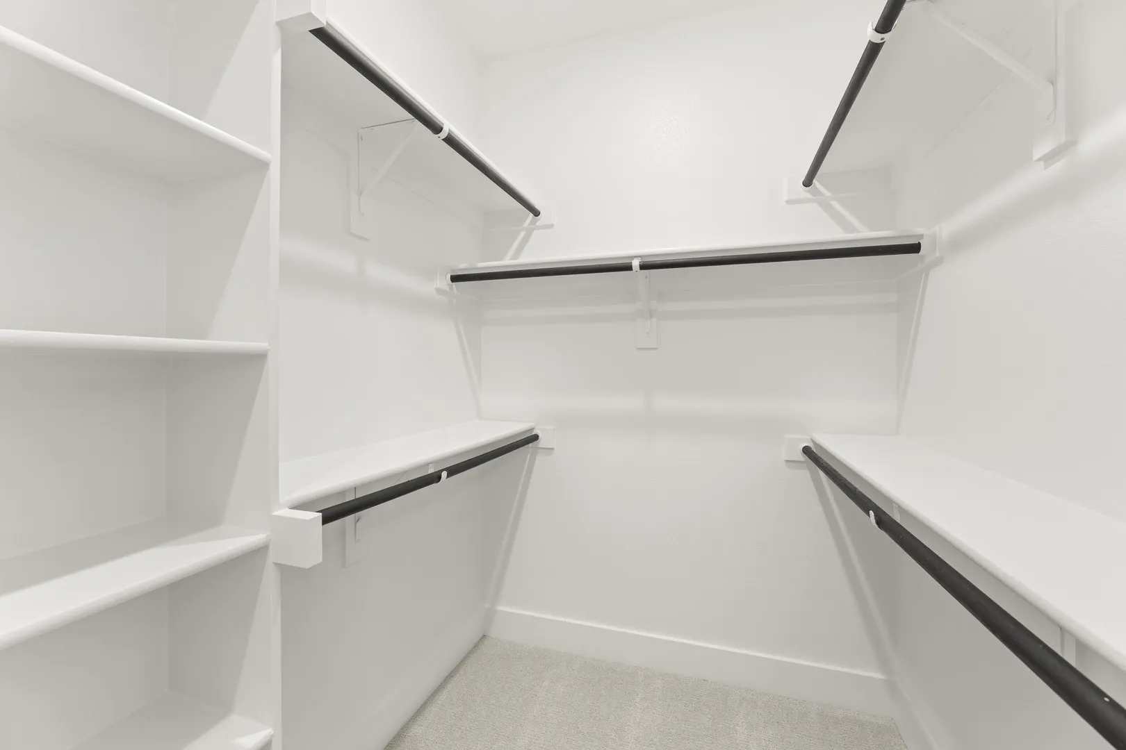 22. 2108 Corbera - Closet
