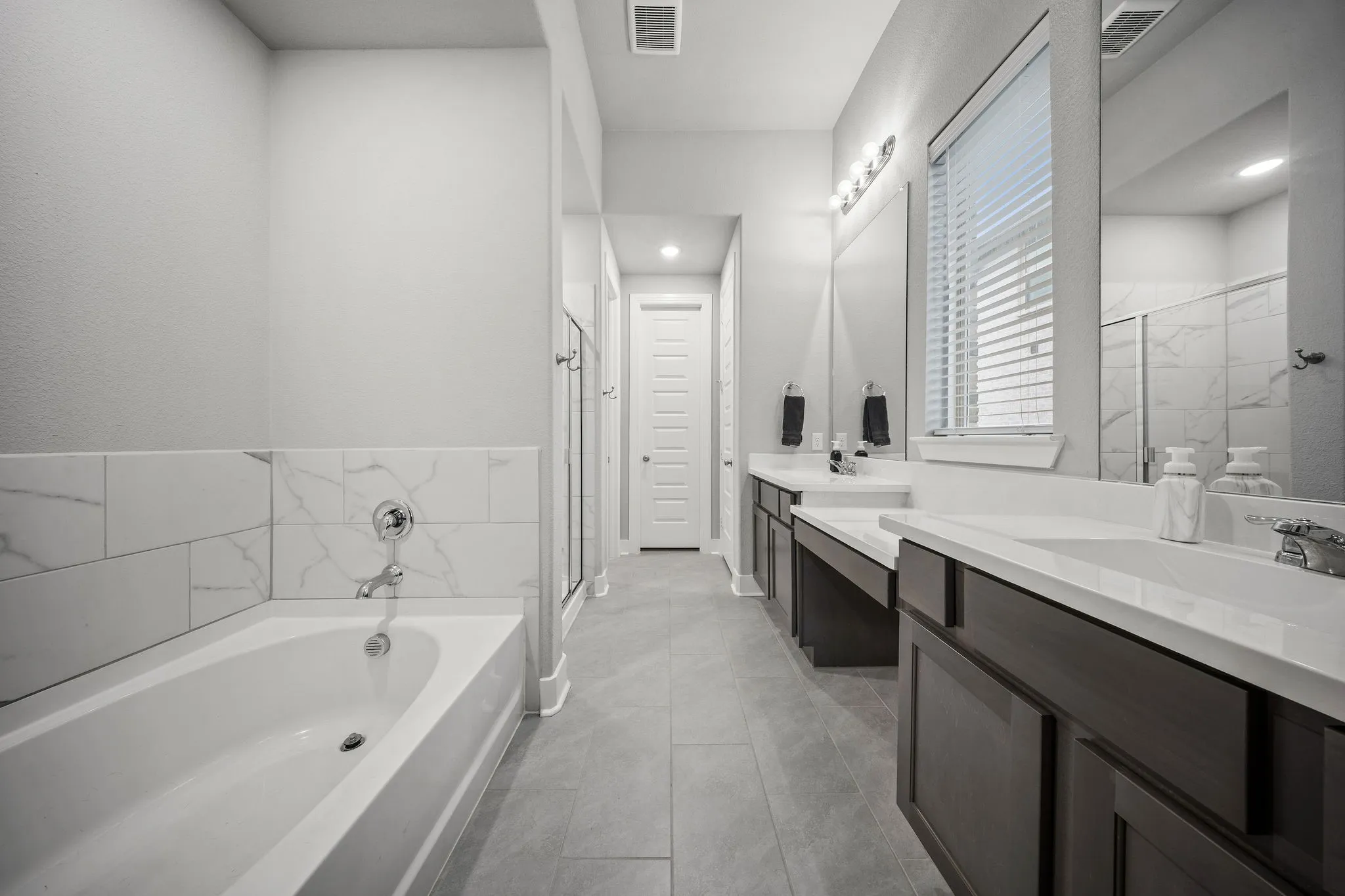 Single Family Residence For Sale in Denton County , 3912 Primrose Drive, Aubrey, Texas 76227, 4 Bedroom, 3 Bathroom, 2 Garage spaces, 2,266 Sqft, built in 2019, mls#21276182, Real Estate Agent in Aubrey, Homes For Sale in Denton county, Homes For Sale in Aubrey, Realtor in Aubrey Texas, Real Estate Brokerage Independent Realty Texas, Luminita Cordes Realtor