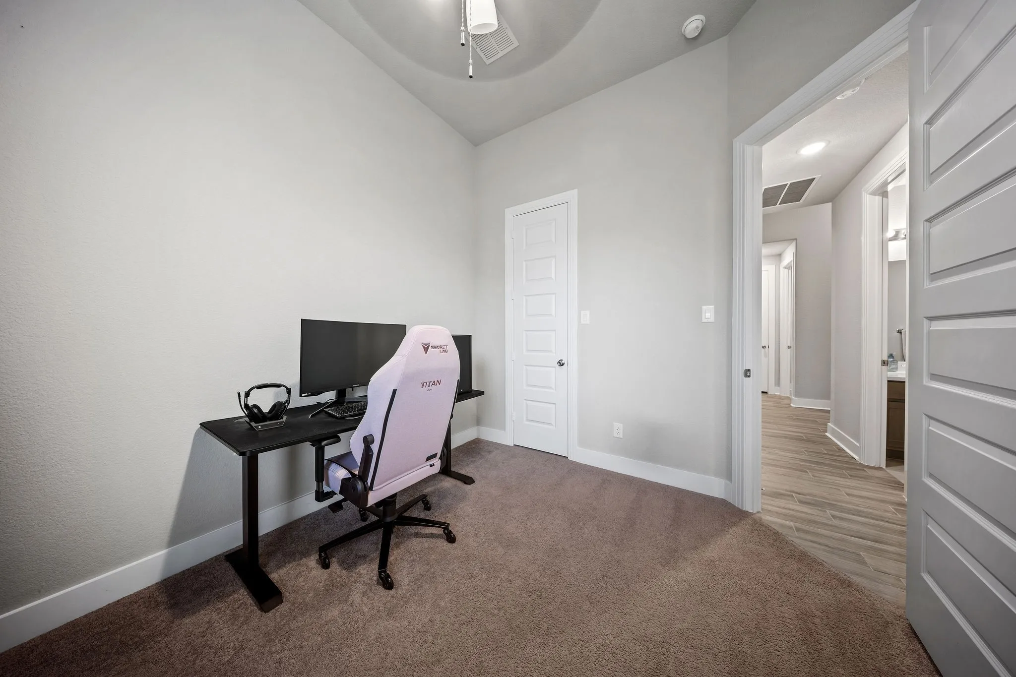Single Family Residence For Sale in Denton County , 3912 Primrose Drive, Aubrey, Texas 76227, 4 Bedroom, 3 Bathroom, 2 Garage spaces, 2,266 Sqft, built in 2019, mls#21276182, Real Estate Agent in Aubrey, Homes For Sale in Denton county, Homes For Sale in Aubrey, Realtor in Aubrey Texas, Real Estate Brokerage Independent Realty Texas, Luminita Cordes Realtor